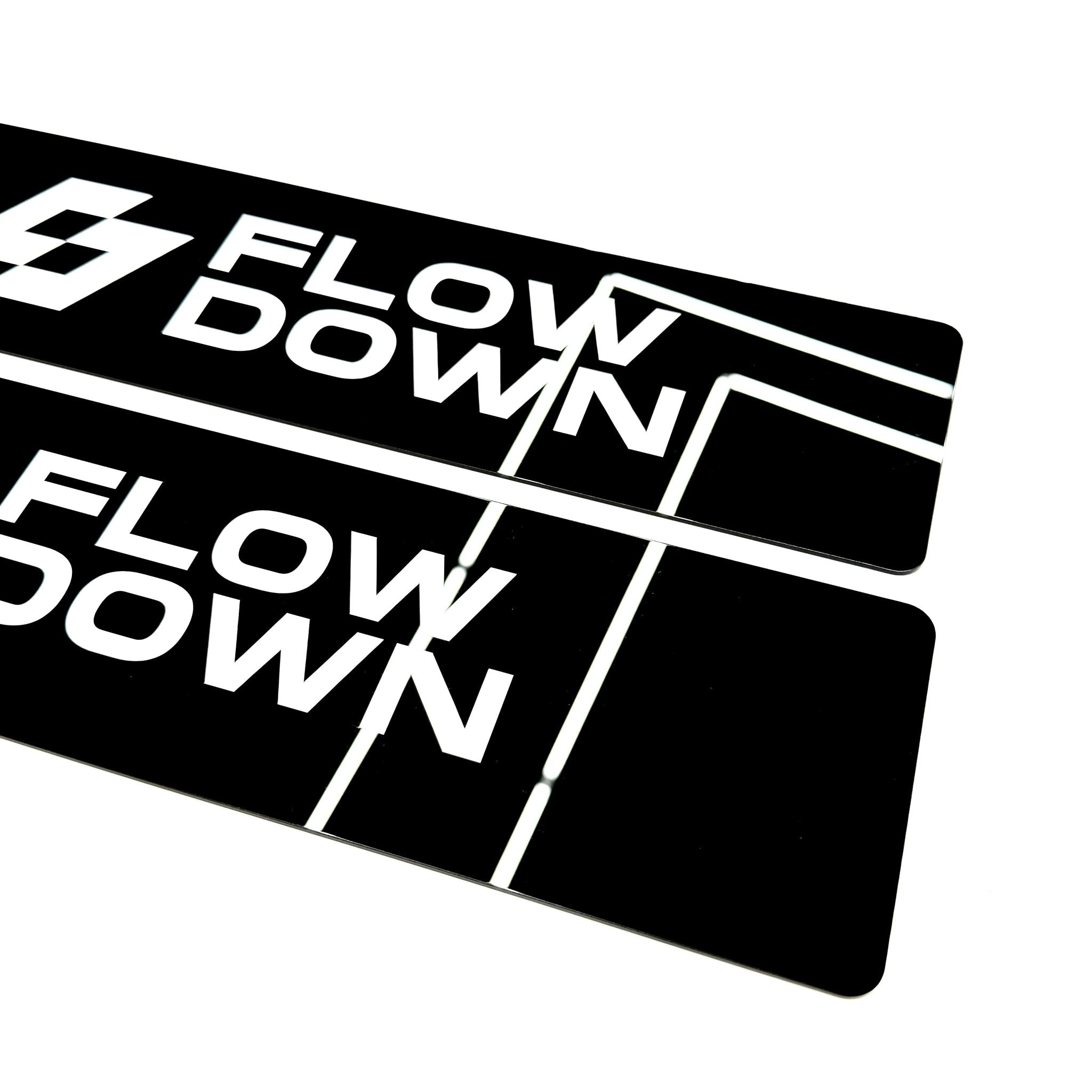 Hochwertiges Show-Kennzeichen aus Acryl mit glänzendem Finish – stilvolle Optik für Fahrzeugpräsentationen. Einfache Befestigung mit mitgelieferten Halterungen, universelle Passform für Standardkennzeichenhalterungen. Perfekt für Show-Veranstaltungen und Fotoshootings.