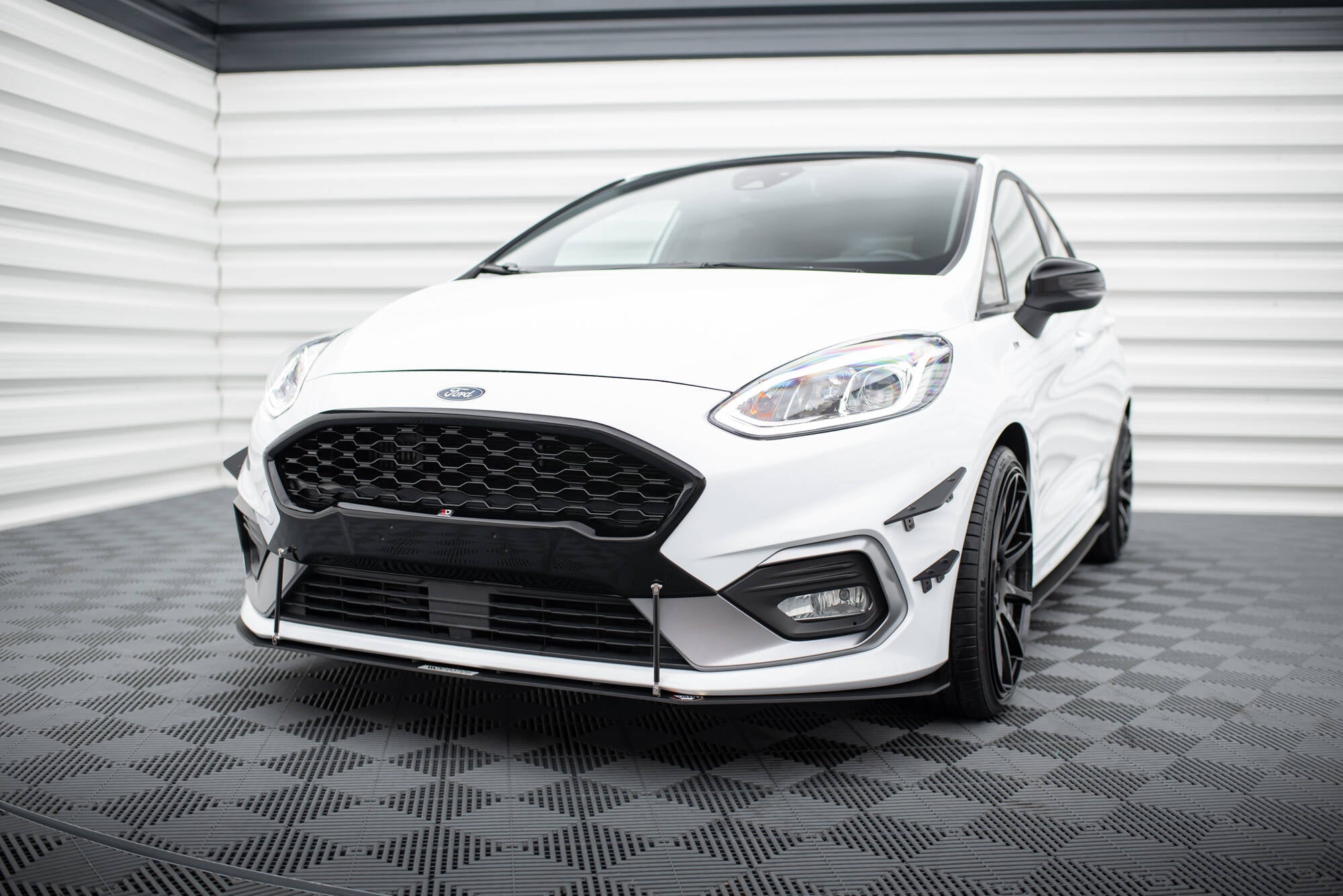 Maxton Design - Front Sport Diffusor V2 für Ford Fiesta Mk8 ST / ST - Line - Aerowerk.