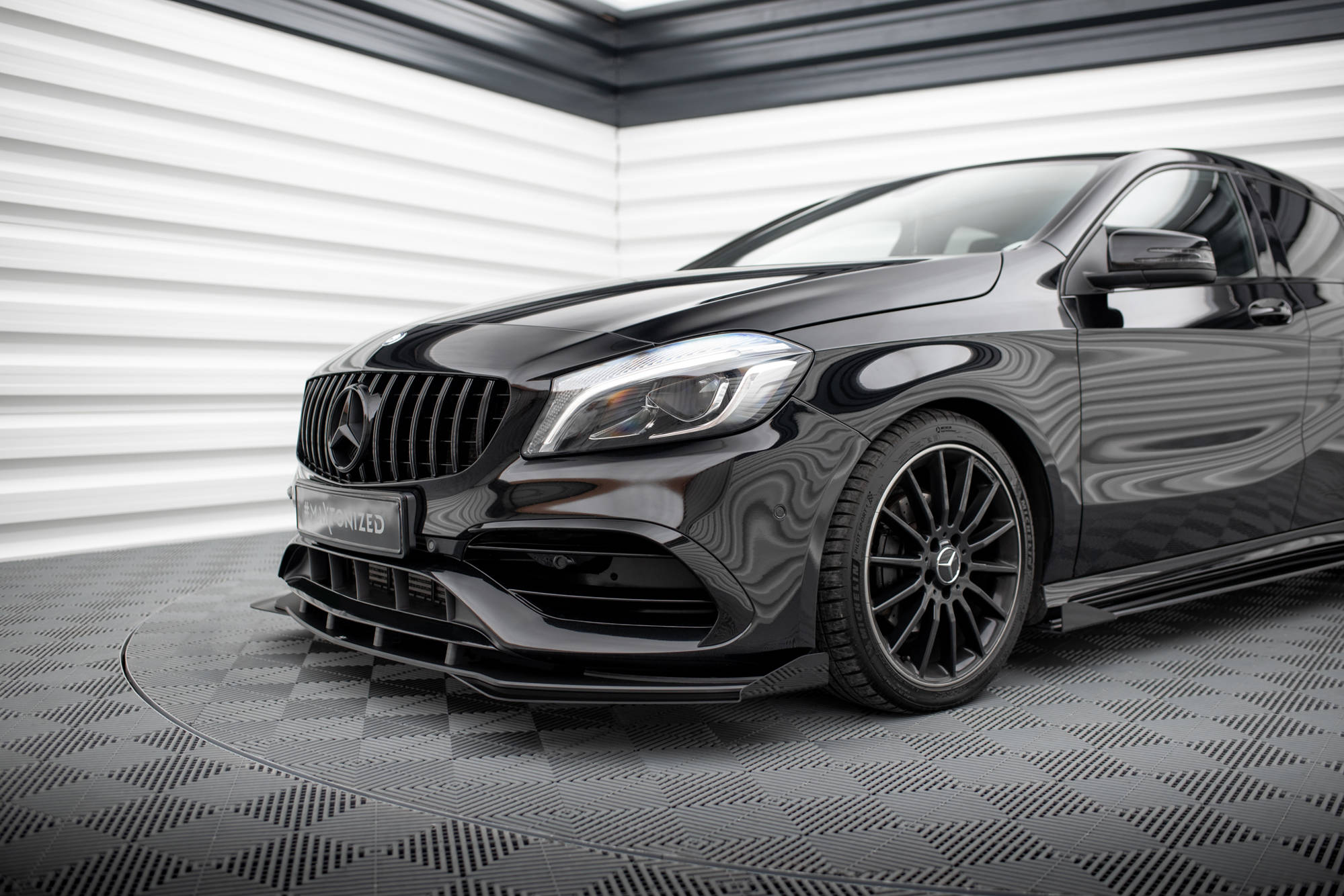 Maxton Design - Front Stoßstange Flaps für Mercedes - Benz A AMG - Line W176 Facelift - Aerowerk.