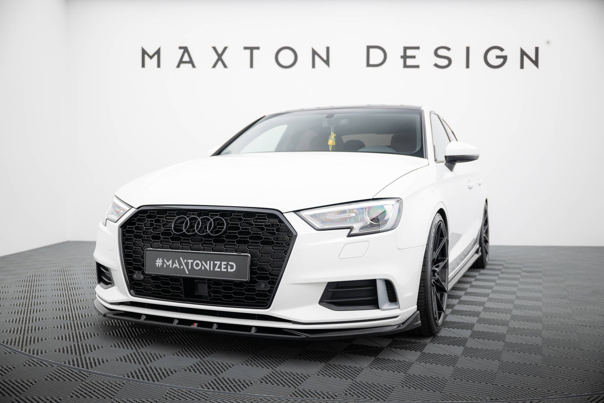 Maxton Design - Frontlippe für Audi A3 Limousine 8V Facelift - Aerowerk.