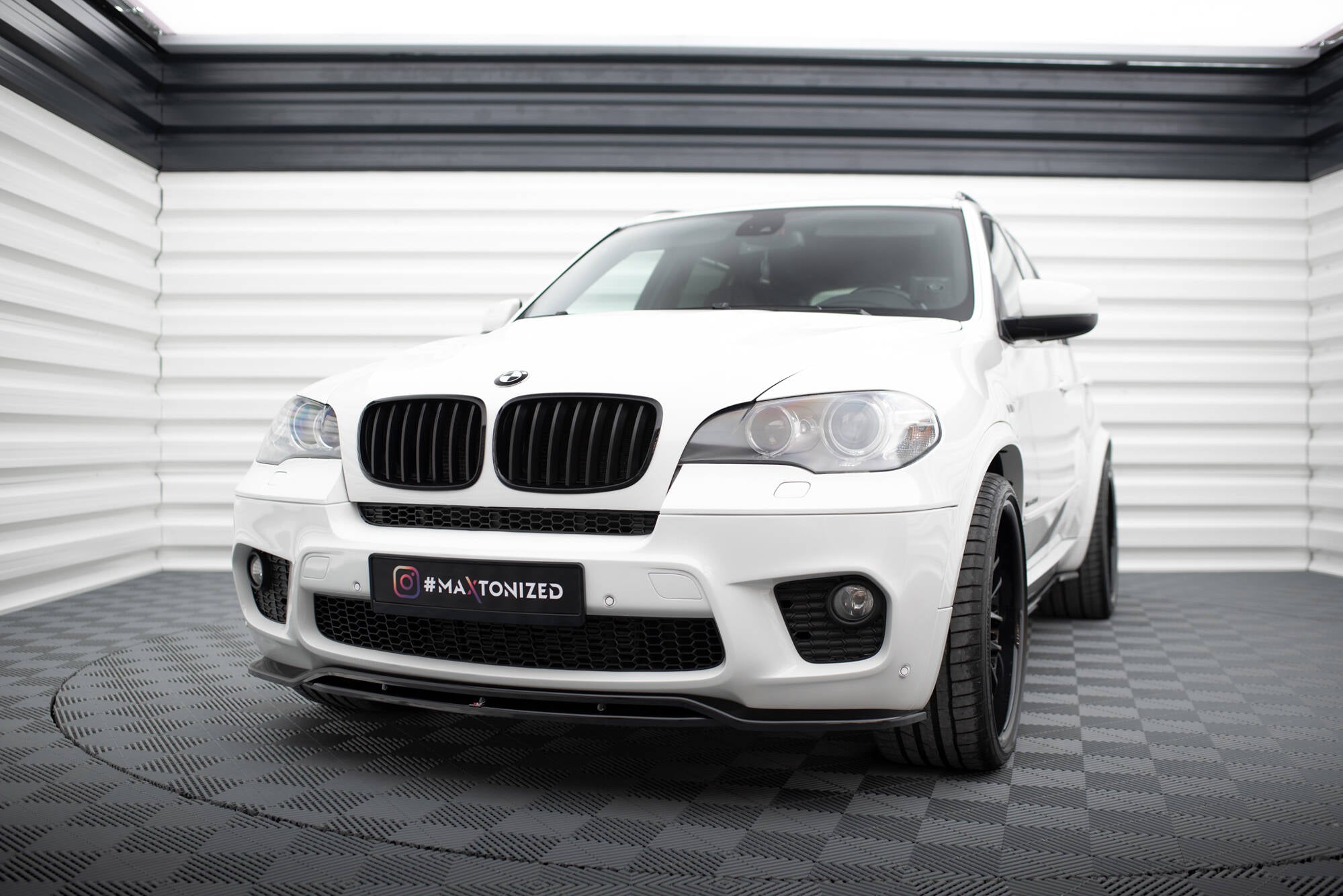 Maxton Design - Frontlippe für BMW X5 E70 Facelift M Paket - Aerowerk.