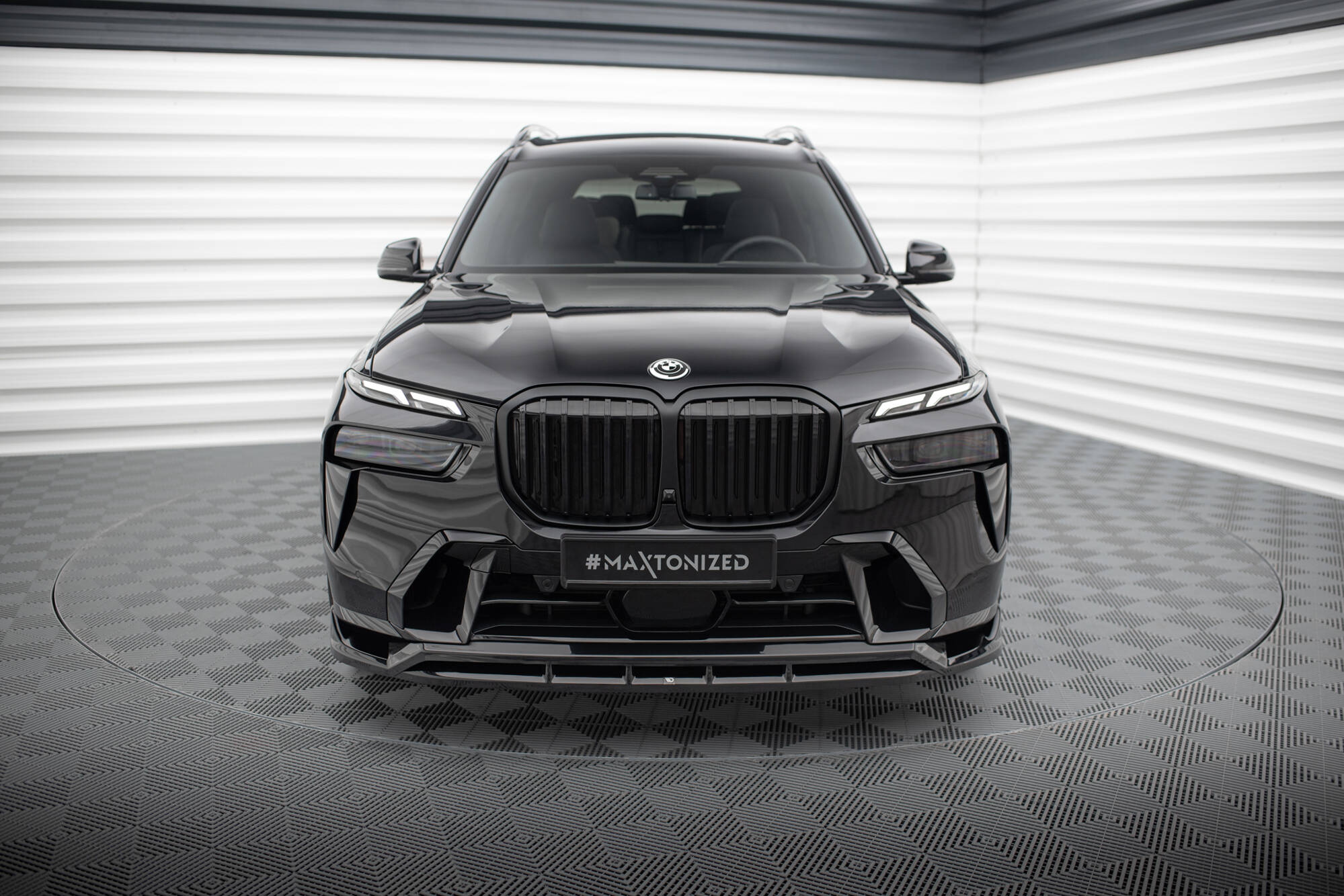 Maxton Design - Frontlippe für BMW X7 M - Paket G07 Facelift - Aerowerk.