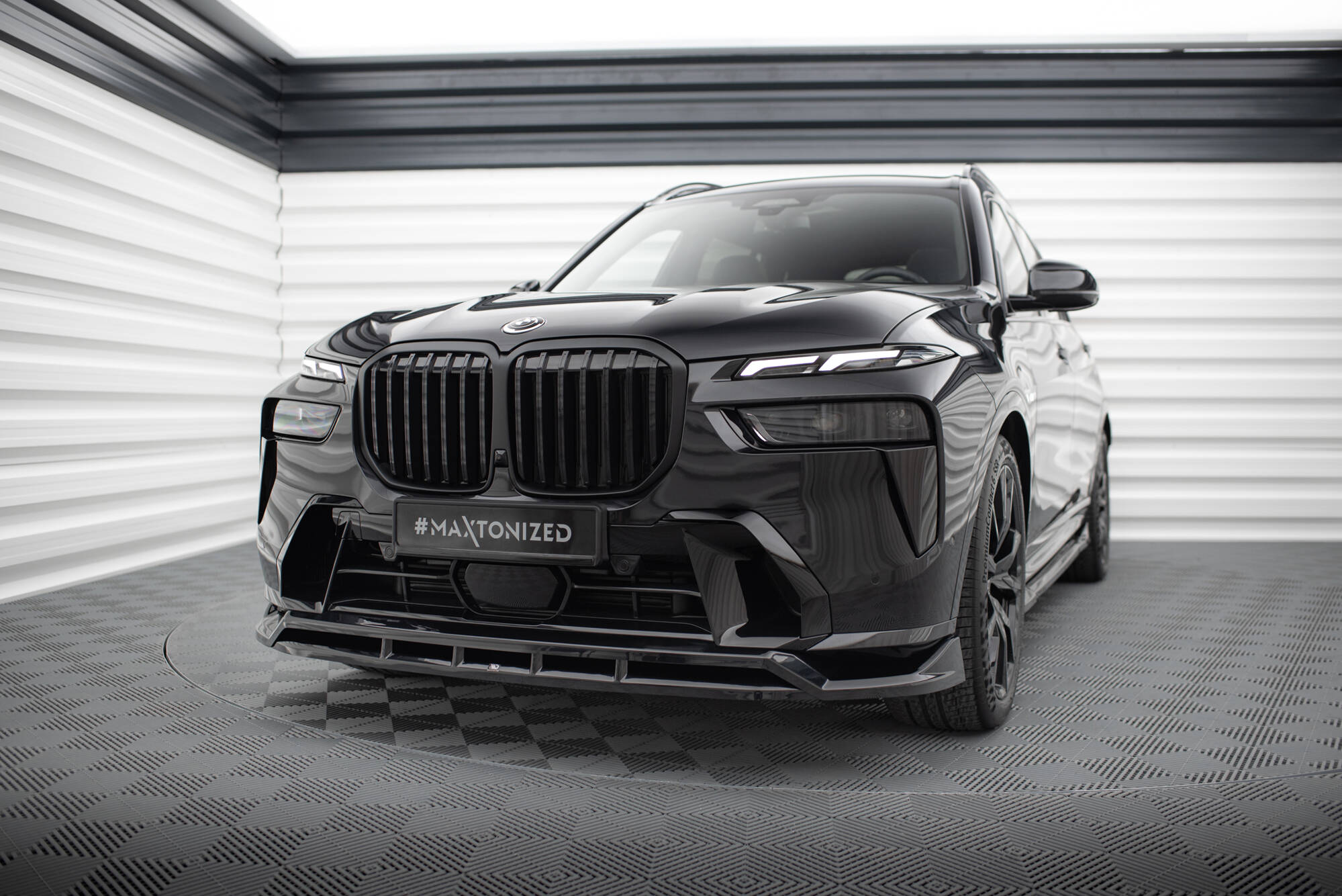Maxton Design - Frontlippe für BMW X7 M - Paket G07 Facelift - Aerowerk.