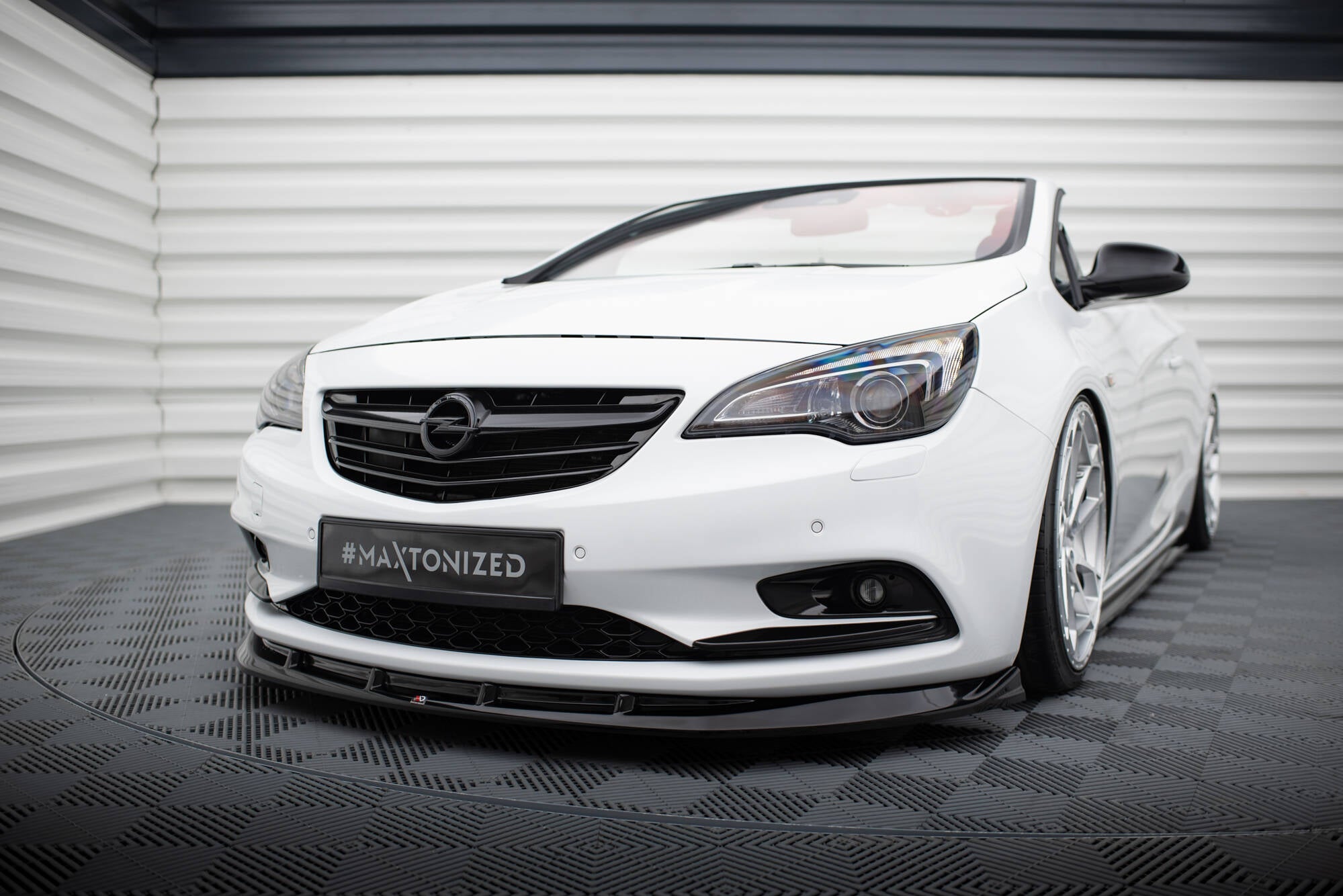Maxton Design - Frontlippe für Opel Cascada - Aerowerk.