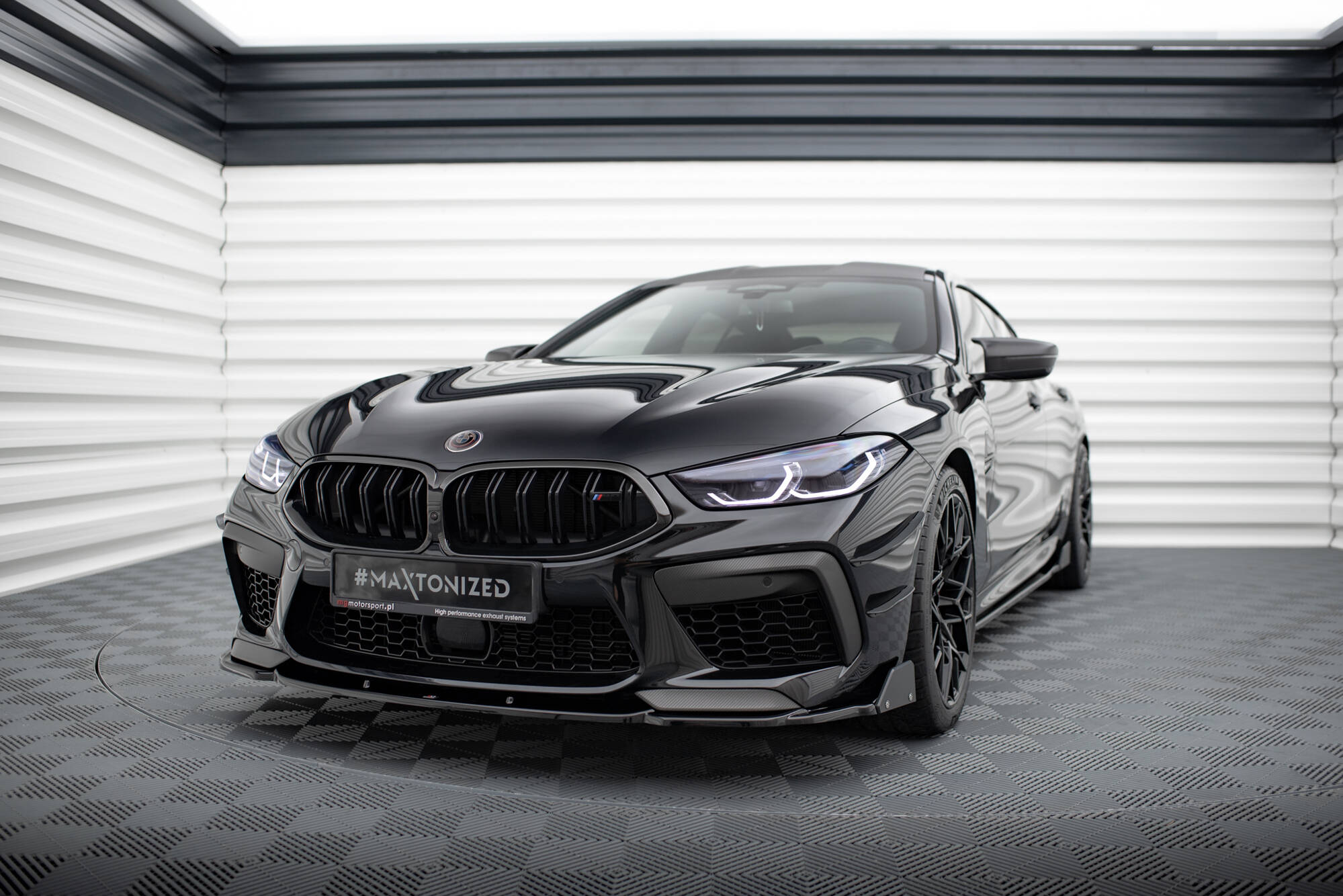 Maxton Design - Frontlippe V1 + Flaps für BMW M8 Gran Coupe F93 / Coupe F92 - Aerowerk.