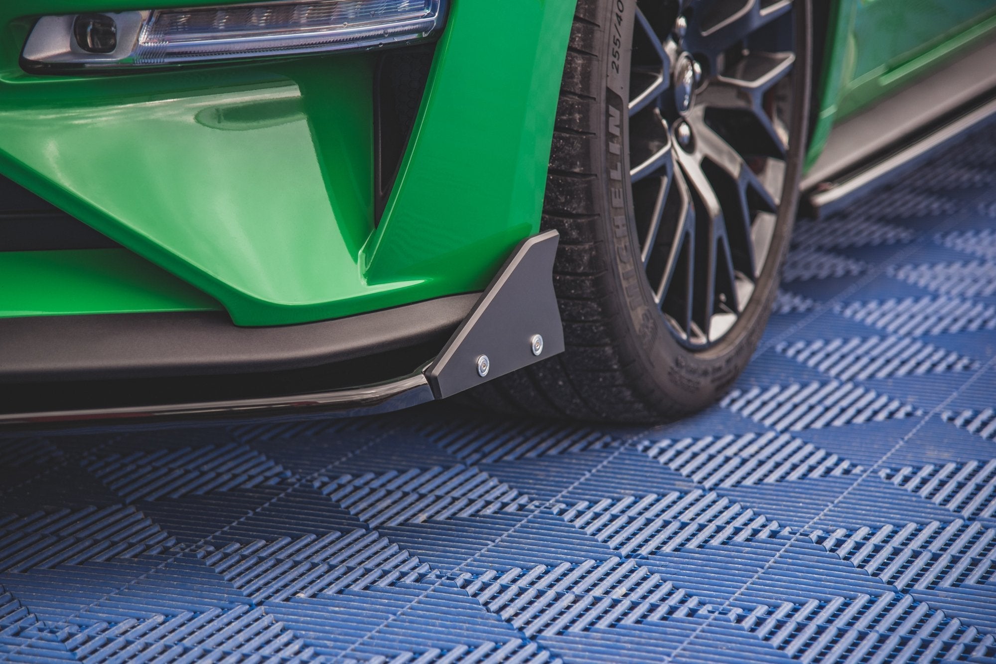 Maxton Design - Frontlippe V1 + Flaps für Ford Mustang GT Mk6 Facelift - Aerowerk.