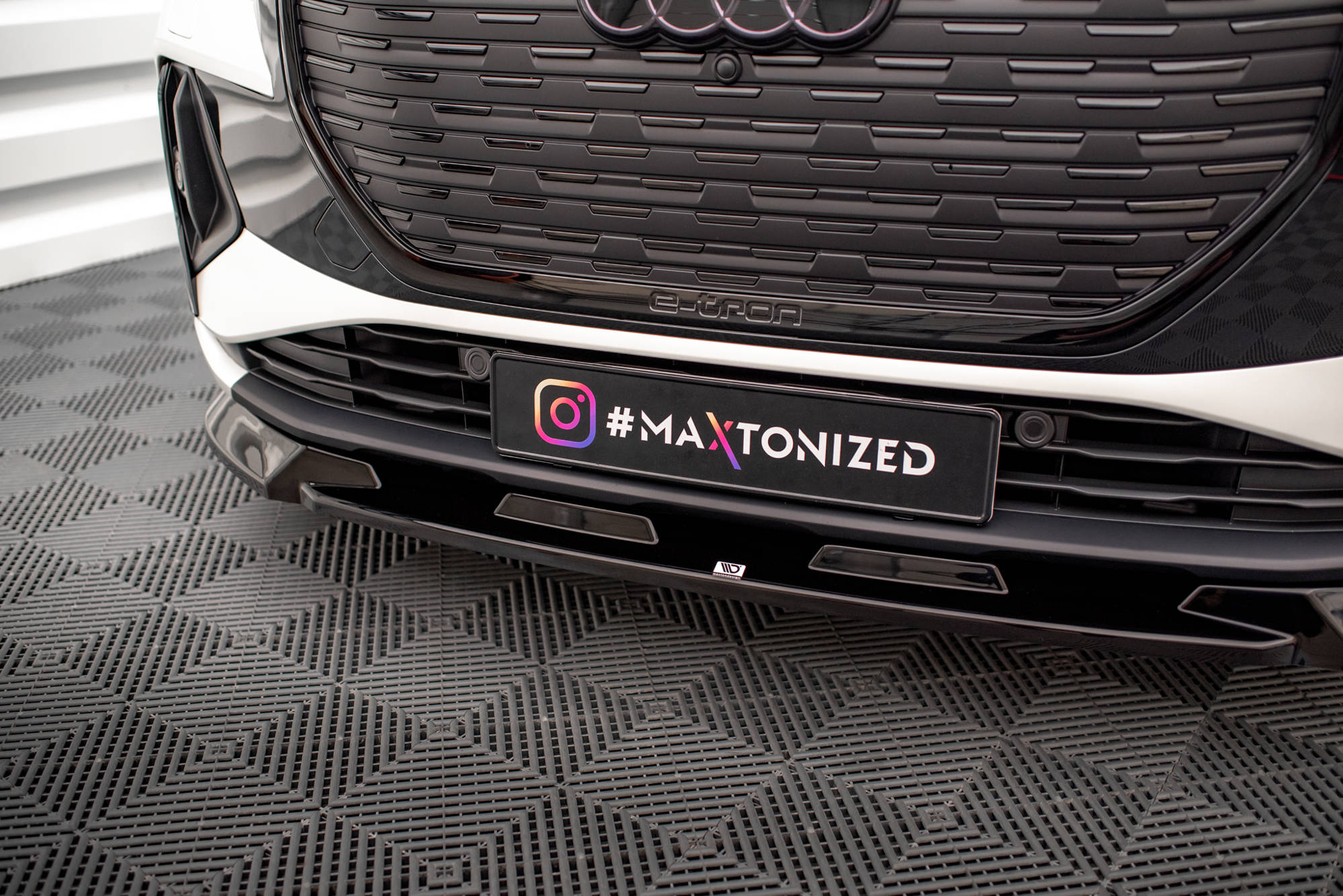 Maxton Design - Frontlippe V1 für Audi Q4 e - tron Sportback S - line Mk1 - Aerowerk.