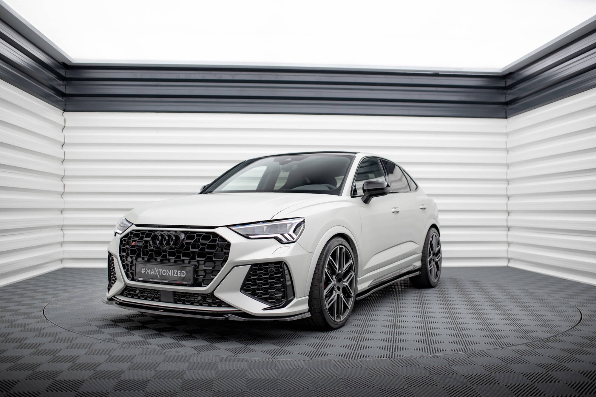 Maxton Design - Frontlippe V1 für Audi RSQ3 F3 - Aerowerk.