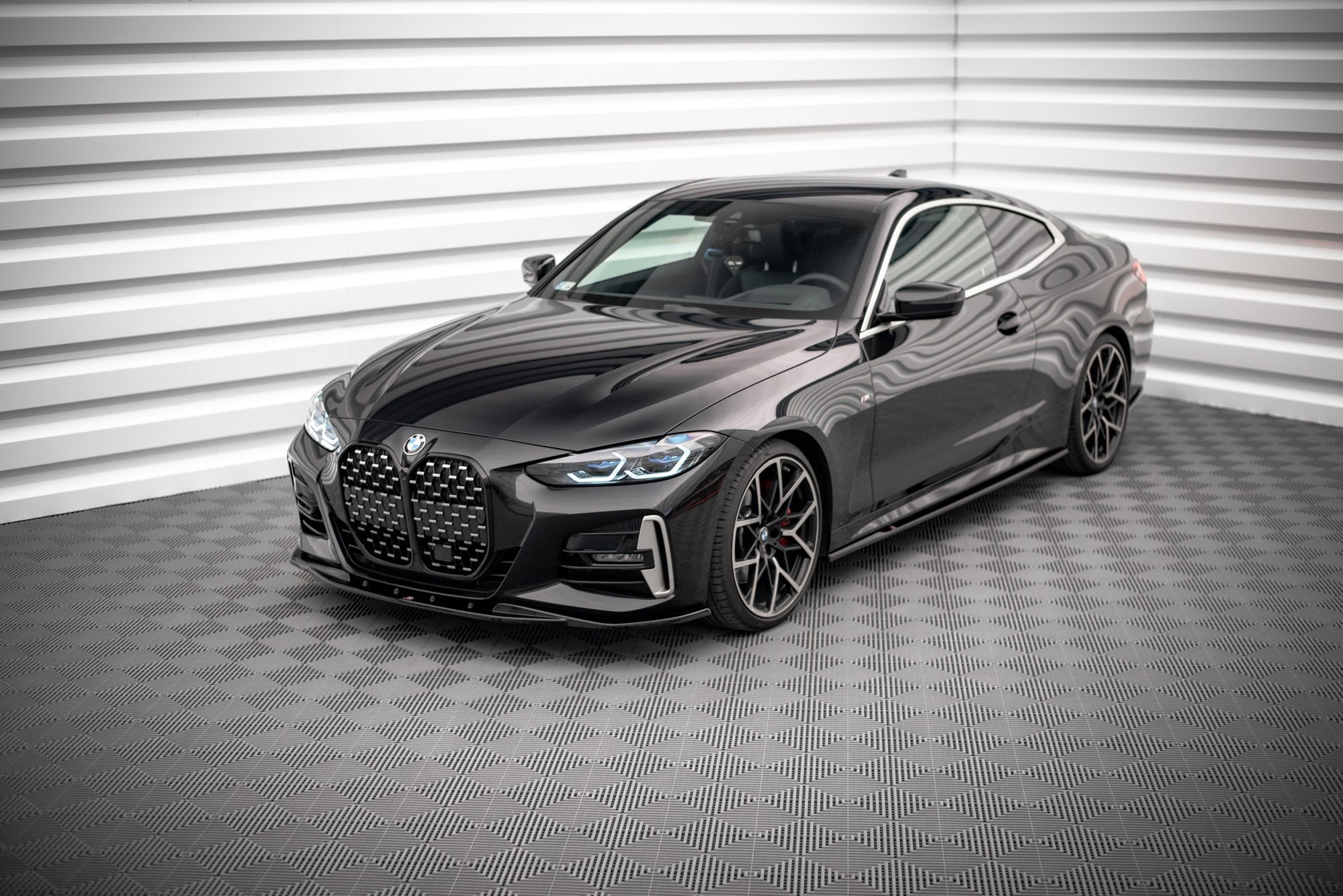 Maxton Design - Frontlippe V1 für BMW 4er M - Paket / M440i G22 / G23 / G22 Facelift / G23 Facelift - Aerowerk.