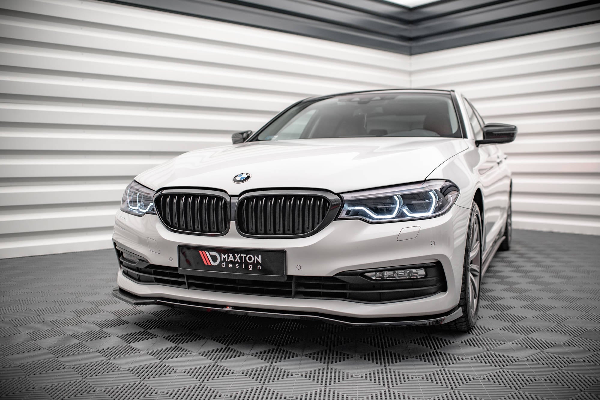Maxton Design - Frontlippe V.1 für BMW 5er G30 / G31 - Aerowerk.