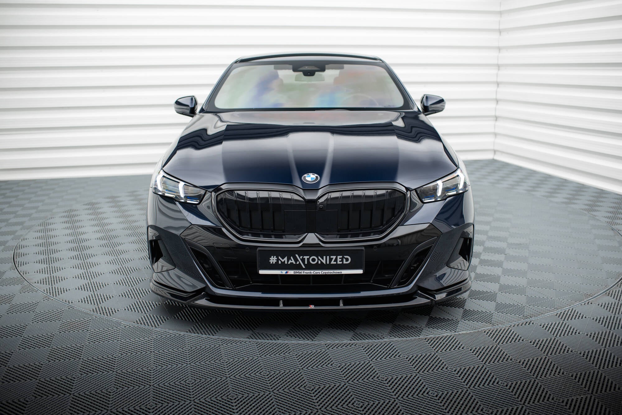 Maxton Design - Frontlippe V.1 für BMW 5er / i5 M - Paket G60 - Aerowerk.
