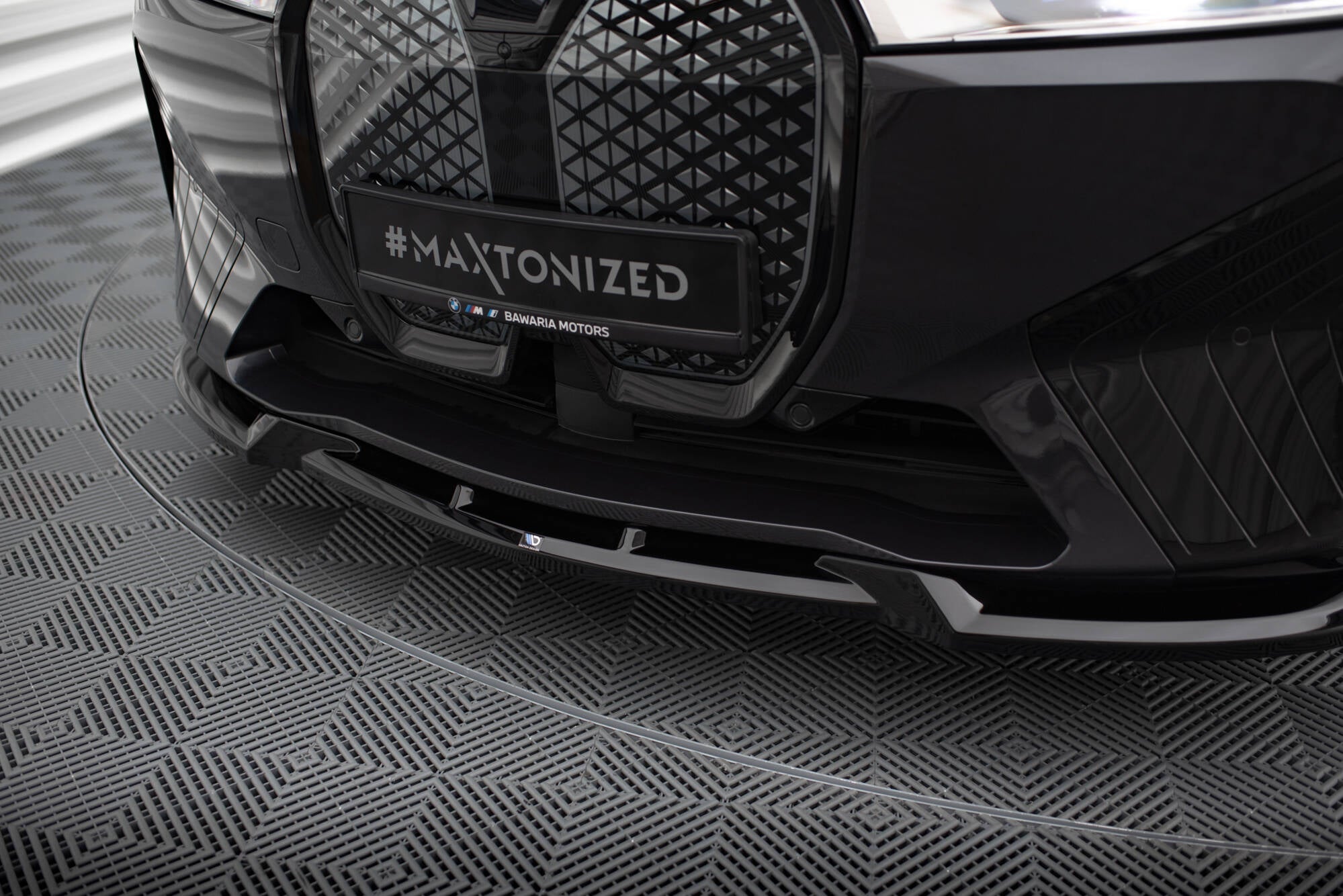 Maxton Design - Frontlippe V.1 für BMW iX M - Paket i20 - Aerowerk.