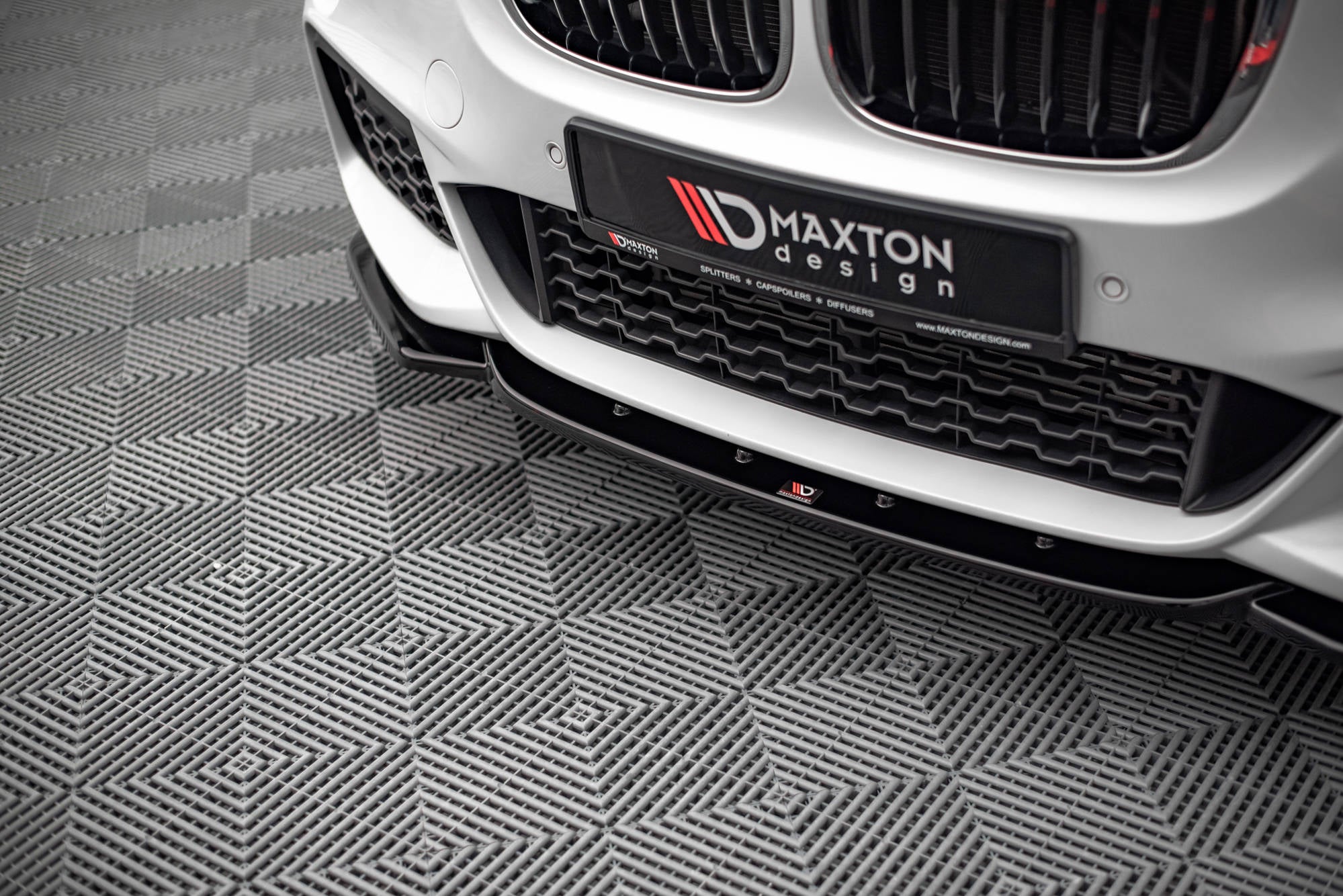 Maxton Design - Frontlippe V1 für BMW X1 M - Paket F48 - Aerowerk.