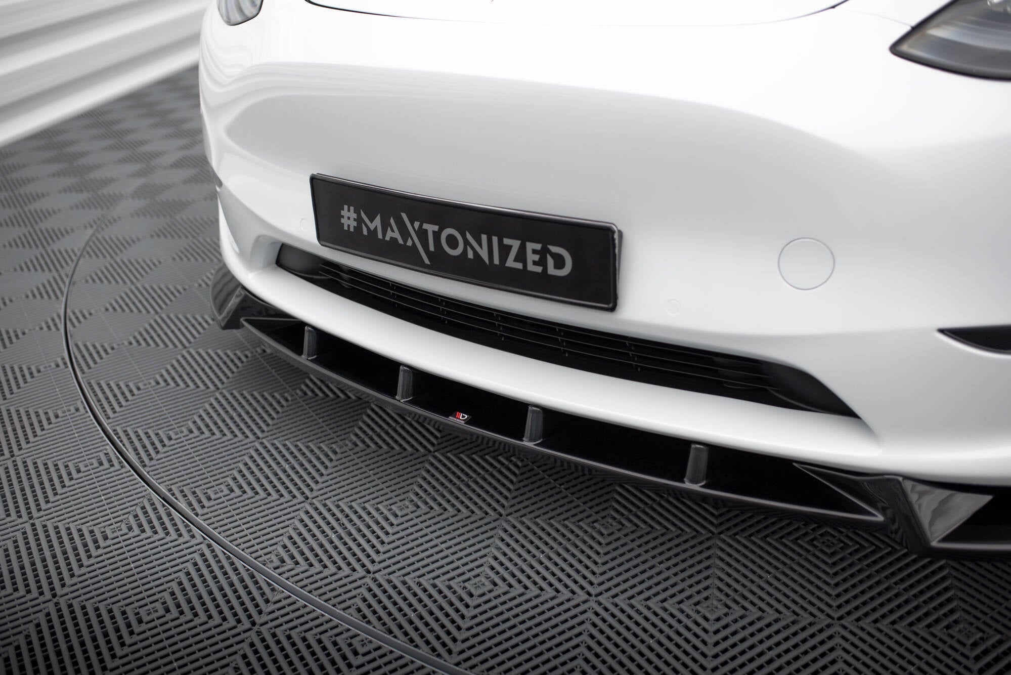 Maxton Design - Frontlippe V1 für Tesla Model Y - Aerowerk.
