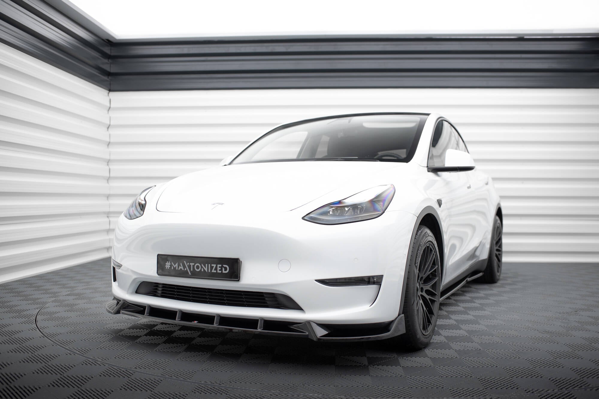 Maxton Design - Frontlippe V1 für Tesla Model Y - Aerowerk.