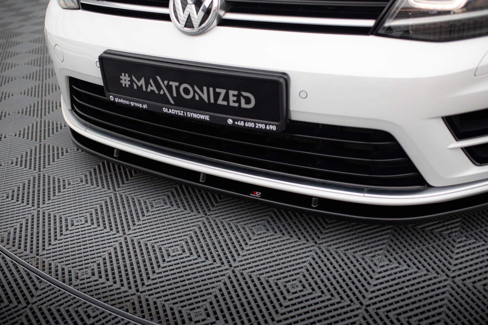 Maxton Design - Frontlippe V1 für VW Golf 7 R / R - Line - Aerowerk.
