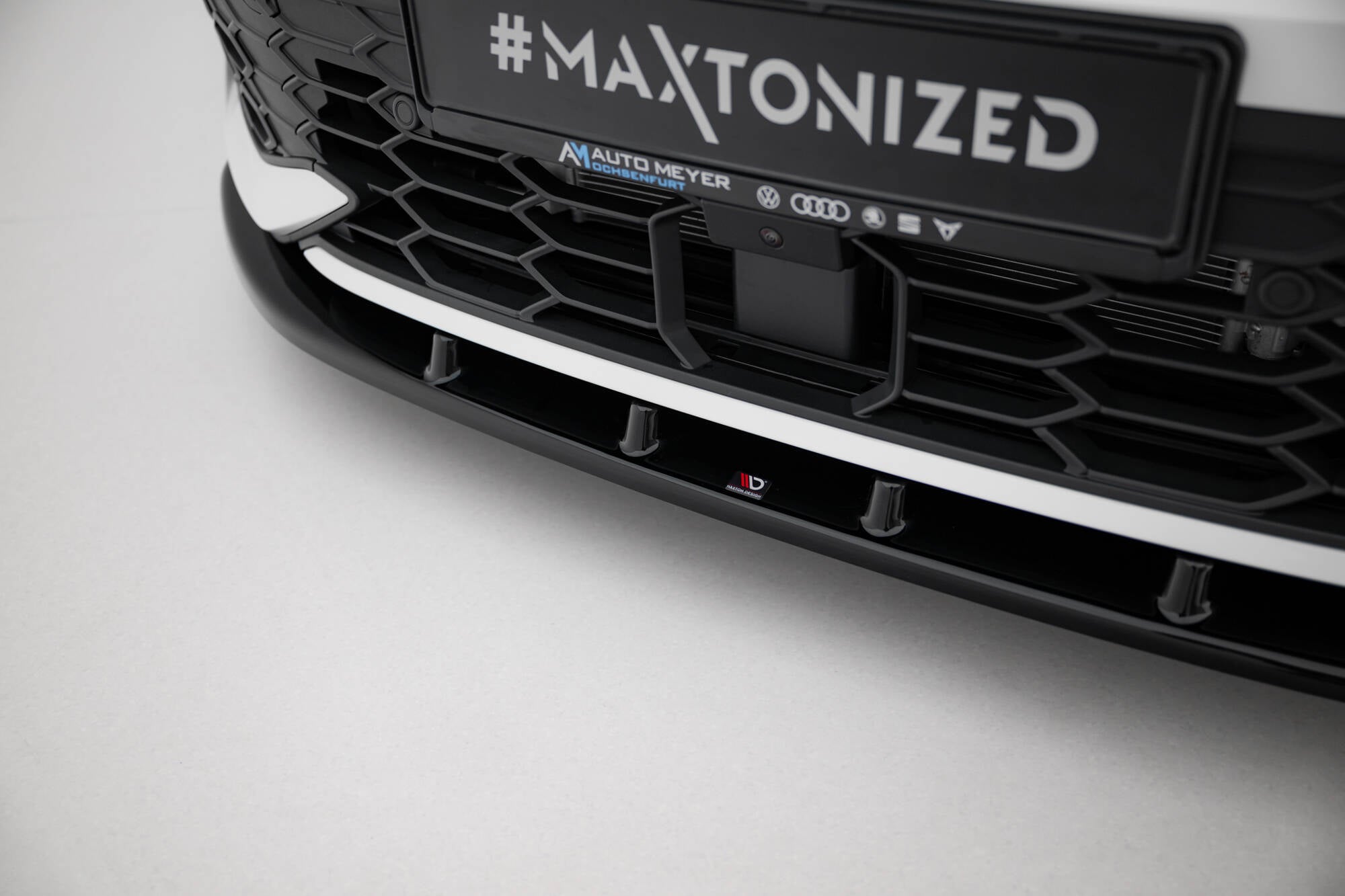 Maxton Design - Frontlippe V1 für VW Golf GTI / GTE / R - Line Mk8 Facelift - Aerowerk.