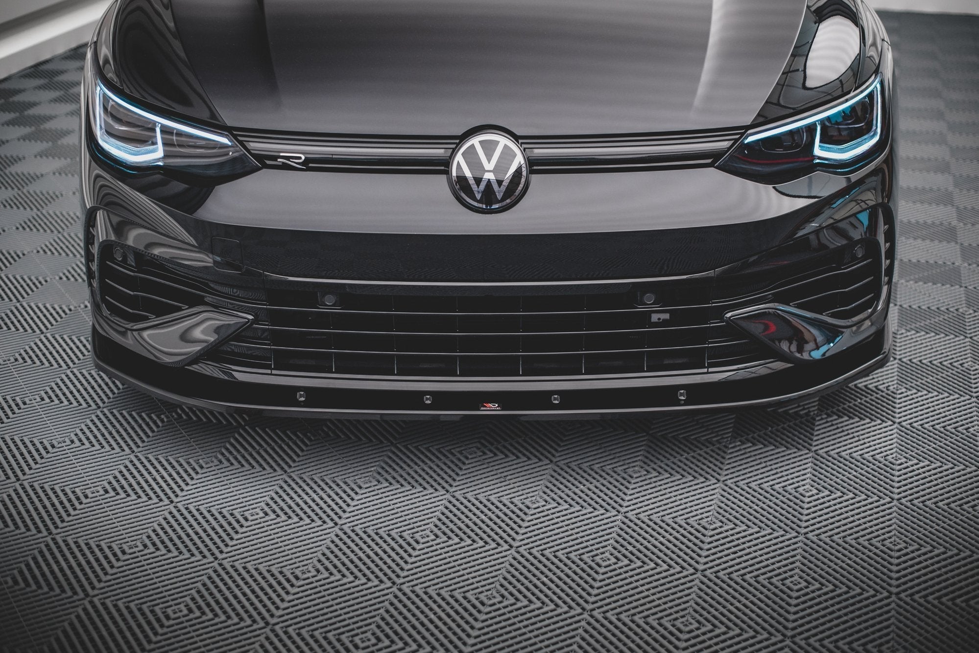 Maxton Design - Frontlippe V1 für VW Golf R Mk8 - Aerowerk.