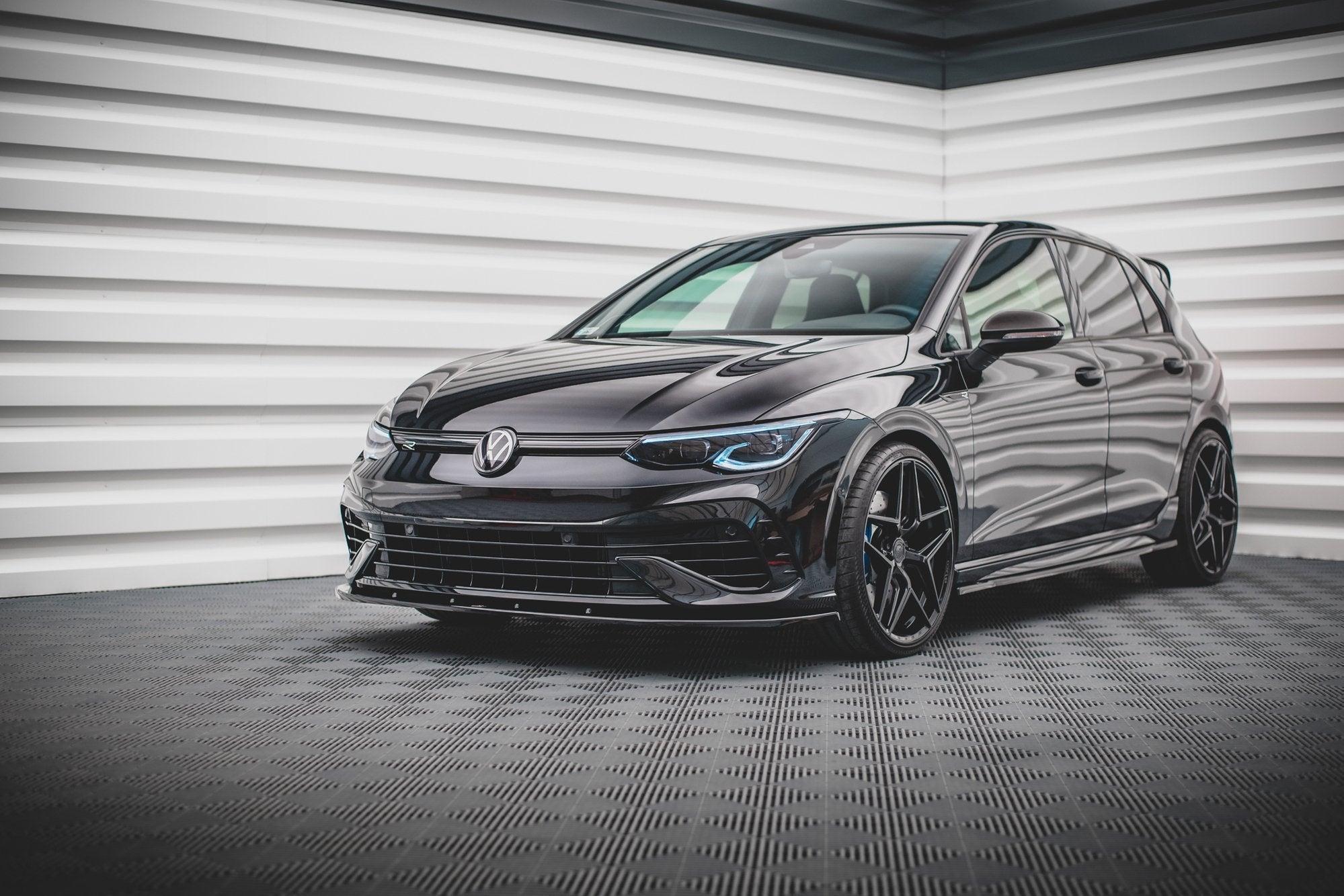 Maxton Design - Frontlippe V1 für VW Golf R Mk8 - Aerowerk.