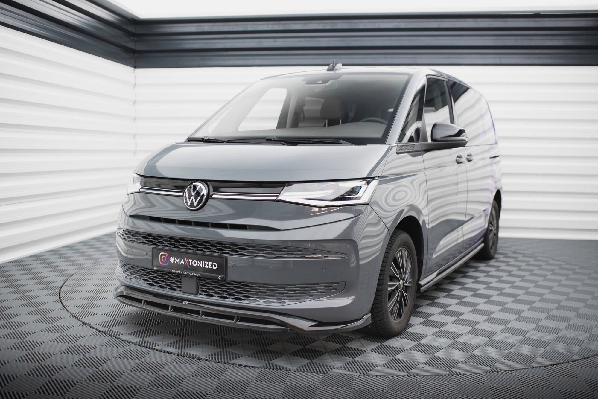Maxton Design - Frontlippe V1 für VW Multivan T7 - Aerowerk.