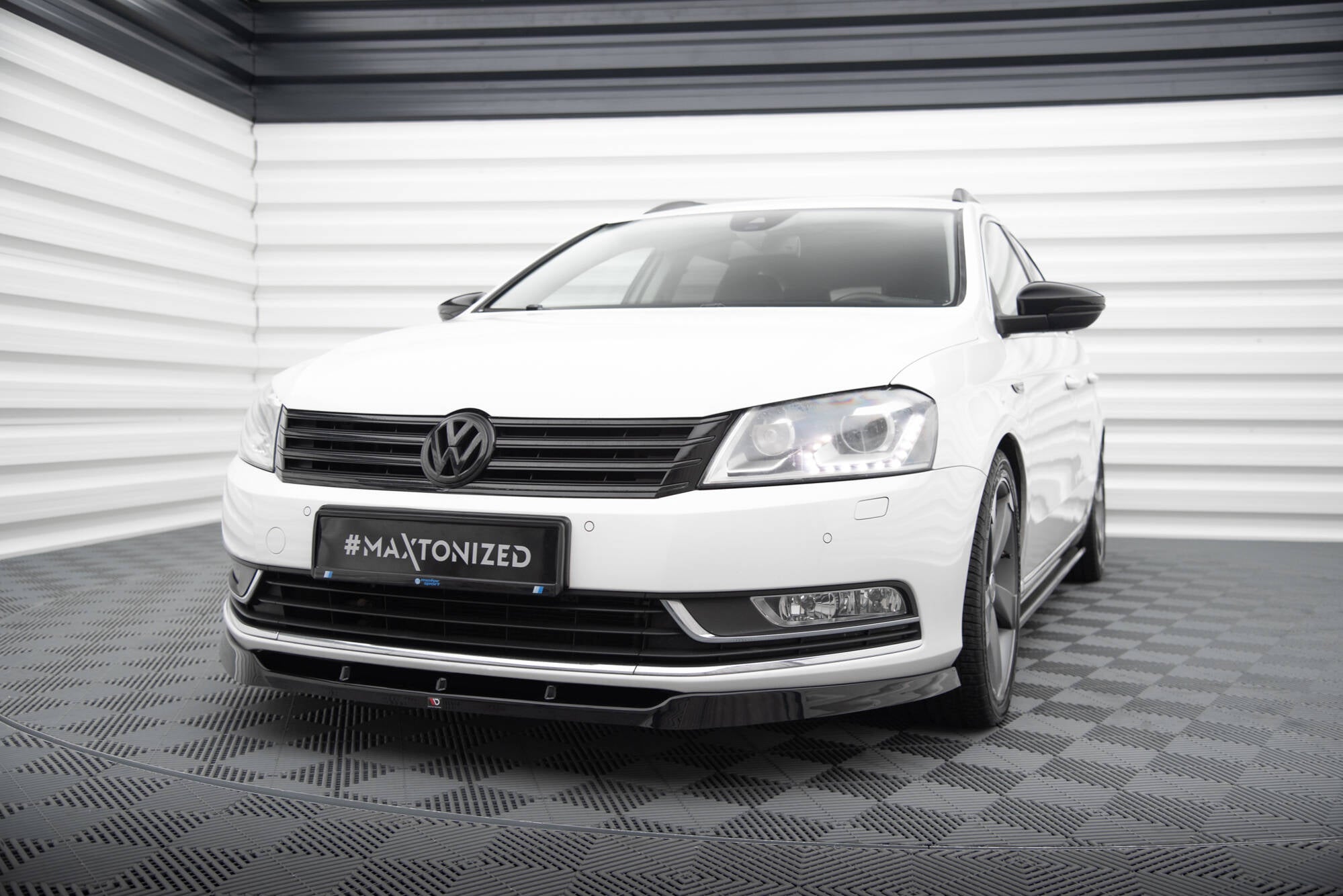 Maxton Design - Frontlippe V1 für VW Passat B7 - Aerowerk.