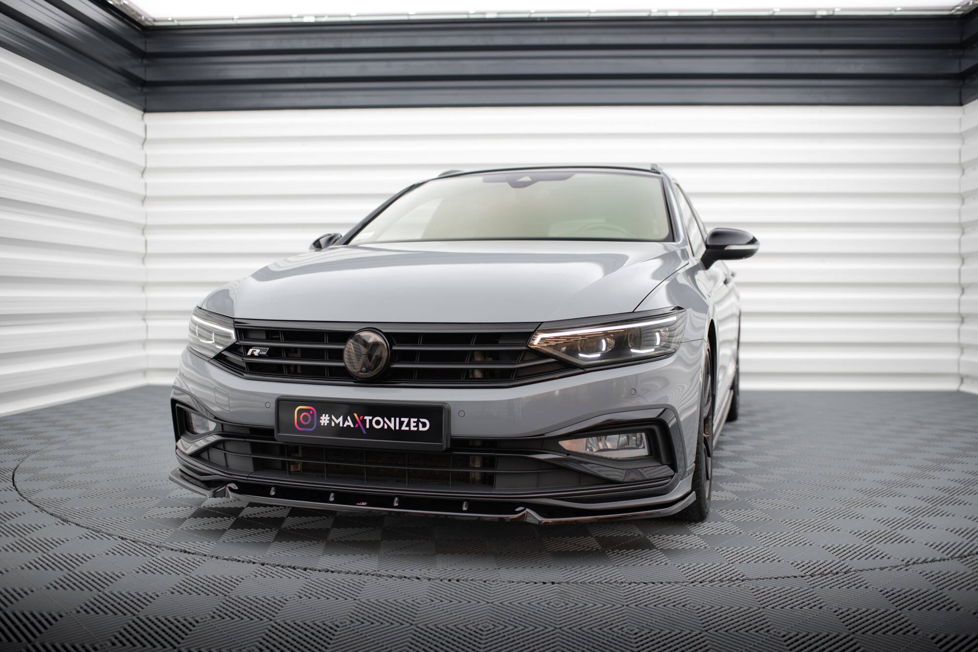 Maxton Design - Frontlippe V1 für VW Passat R - Line B8 Facelift - Aerowerk.