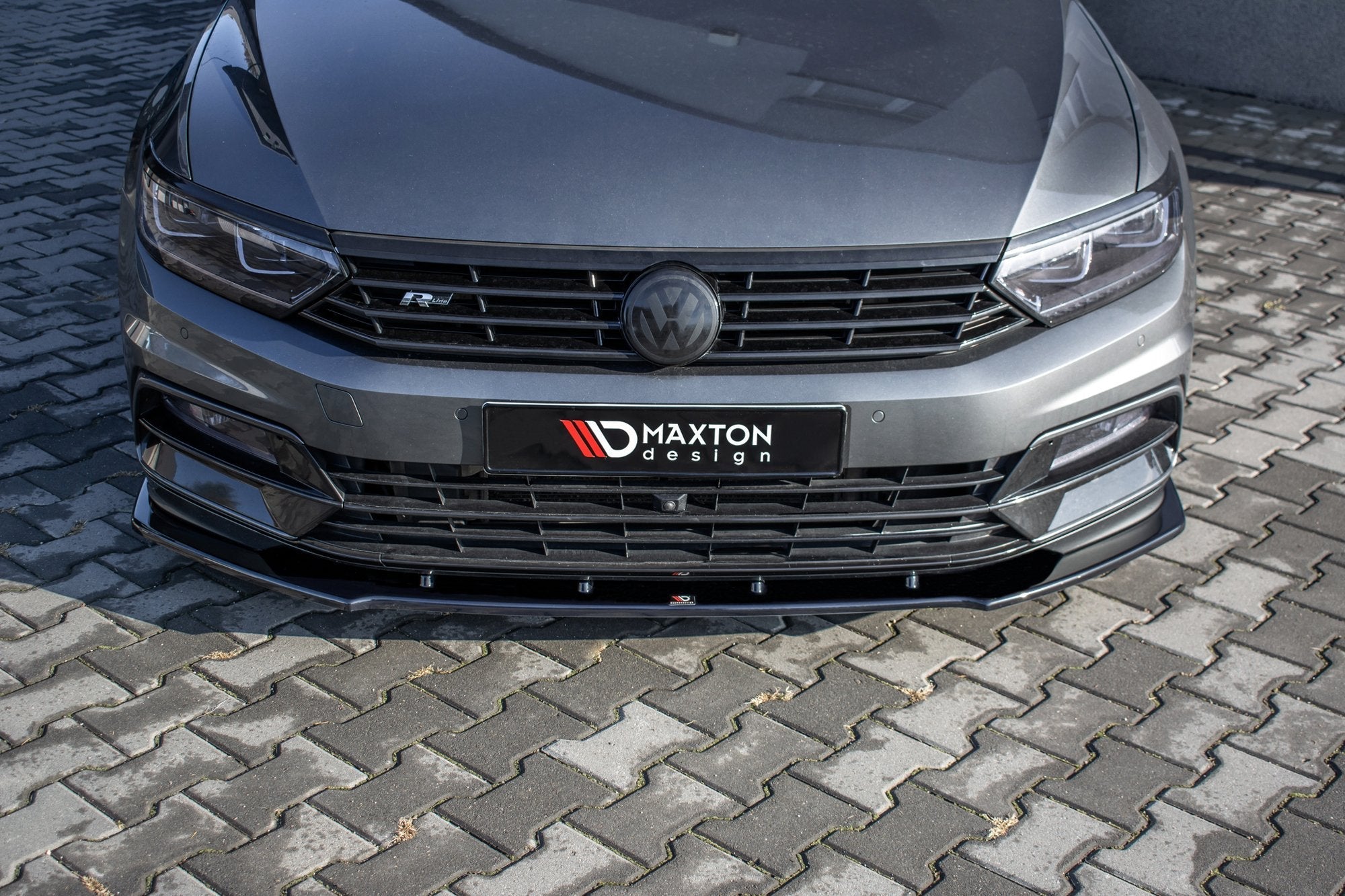 Maxton Design - Frontlippe V1 für VW Passat R - Line B8 - Aerowerk.