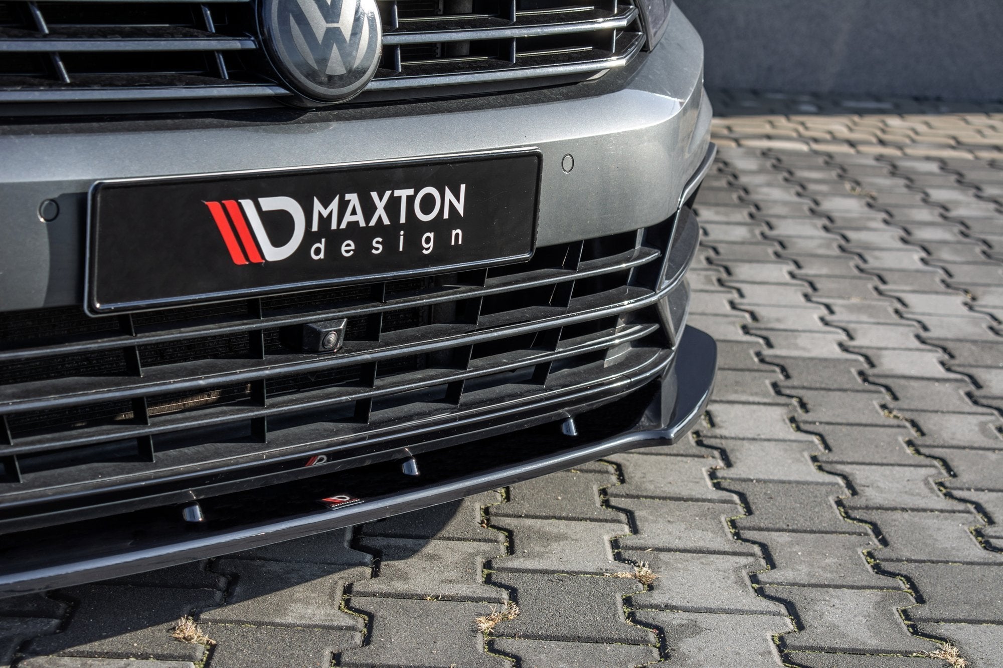Maxton Design - Frontlippe V1 für VW Passat R - Line B8 - Aerowerk.