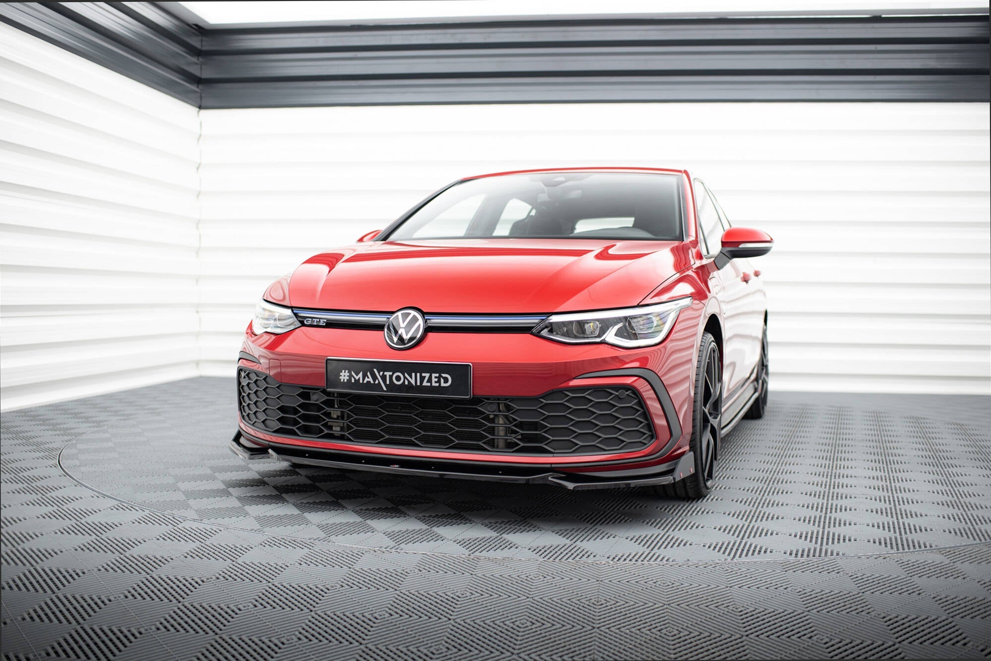 Maxton Design - Frontlippe V2 + Flaps für VW Golf GTI / GTE / GTD / R - Line Mk8 - Aerowerk.