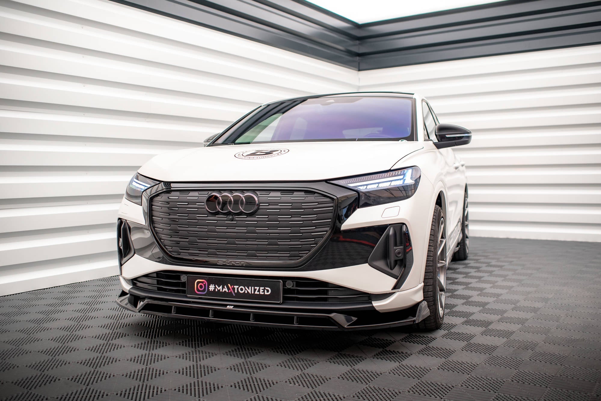 Maxton Design - Frontlippe V2 für Audi Q4 e - tron Sportback S - line Mk1 - Aerowerk.