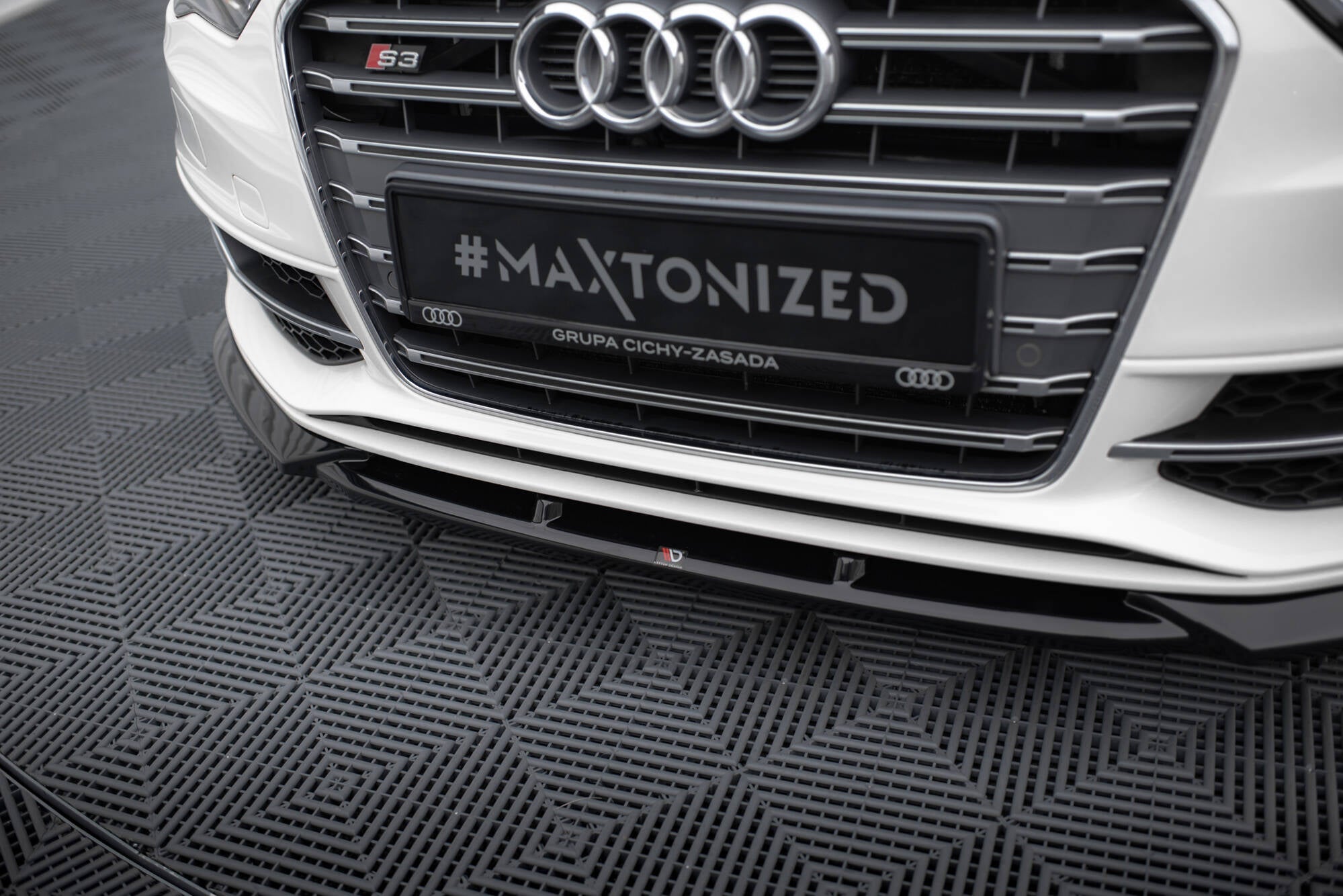 Maxton Design - Frontlippe V2 für Audi S3 / A3 S - Line Sportback / Hatchback 8V - Aerowerk.