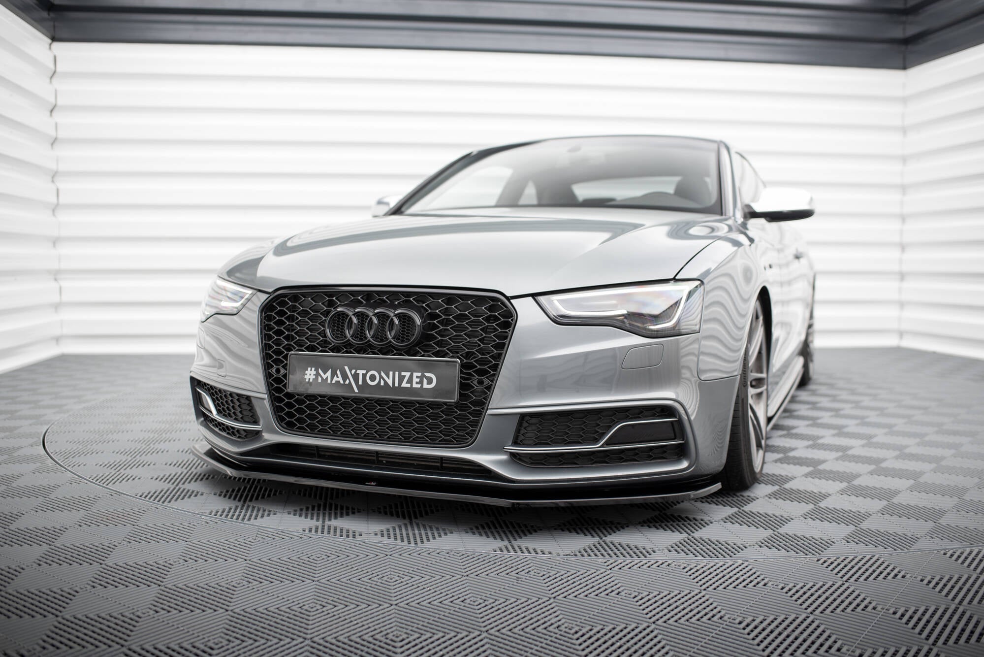 Maxton Design - Frontlippe V2 für Audi S5 / A5 S - Line 8T FL - Aerowerk.