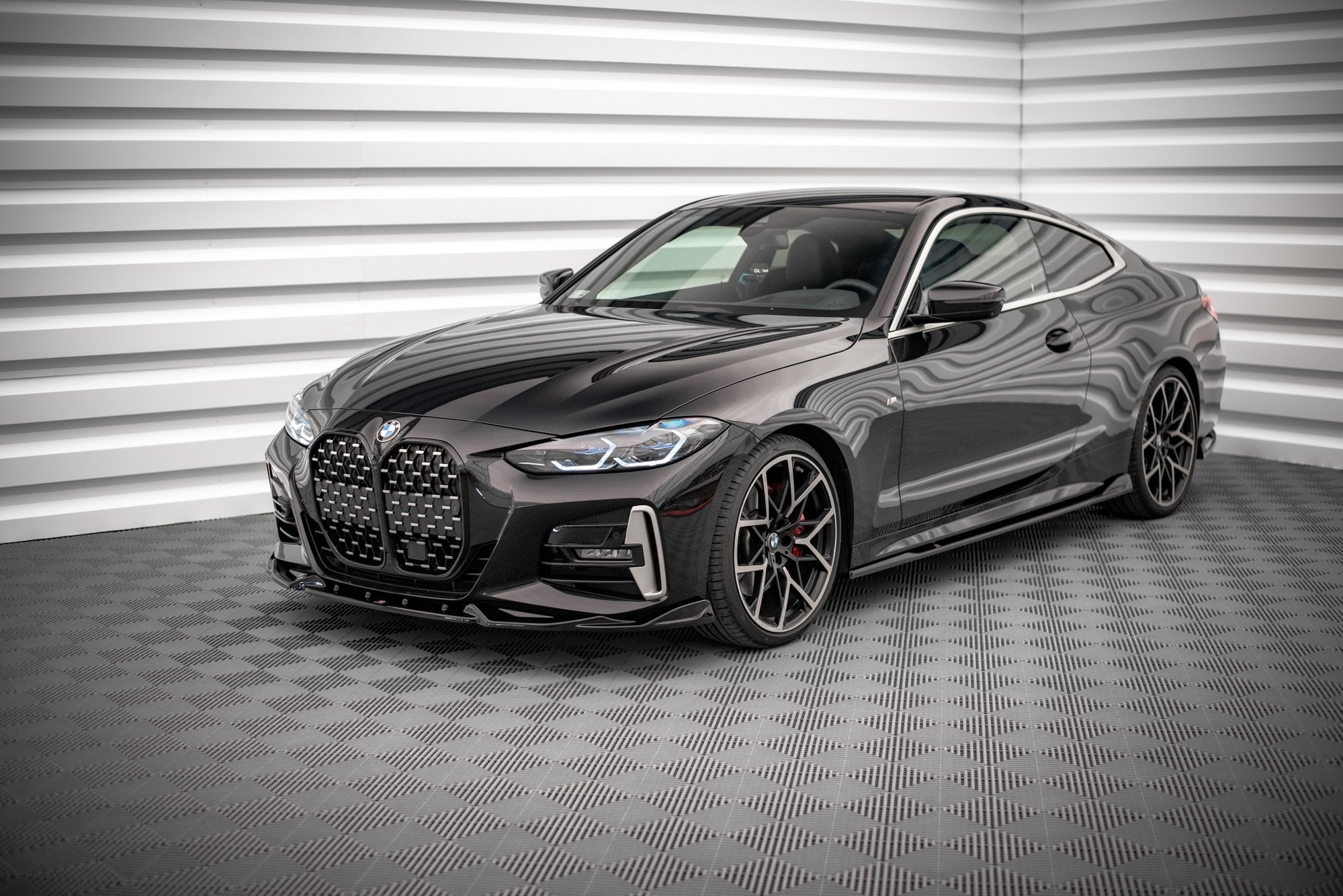 Maxton Design - Frontlippe V2 für BMW 4er M - Paket / M440i G22 / G23 / G22 Facelift / G23 Facelift - Aerowerk.