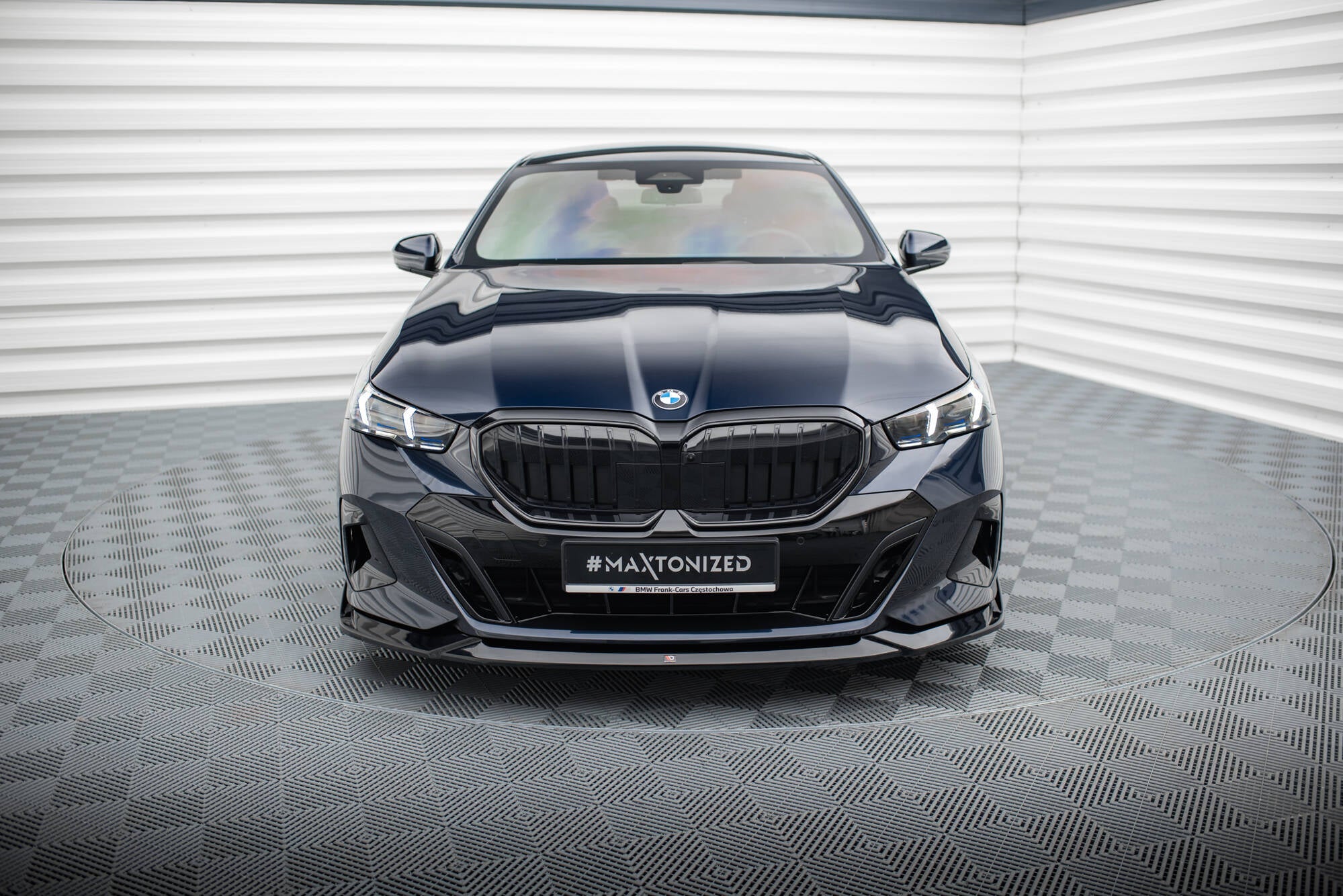 Maxton Design - Frontlippe V.2 für BMW 5er / i5 M - Paket G60 - Aerowerk.