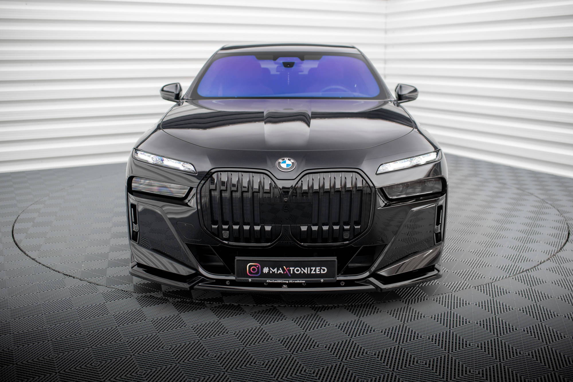 Maxton Design - Frontlippe V.2 für BMW 7er M - Paket / M760e / i7 M - Paket G70 - Aerowerk.