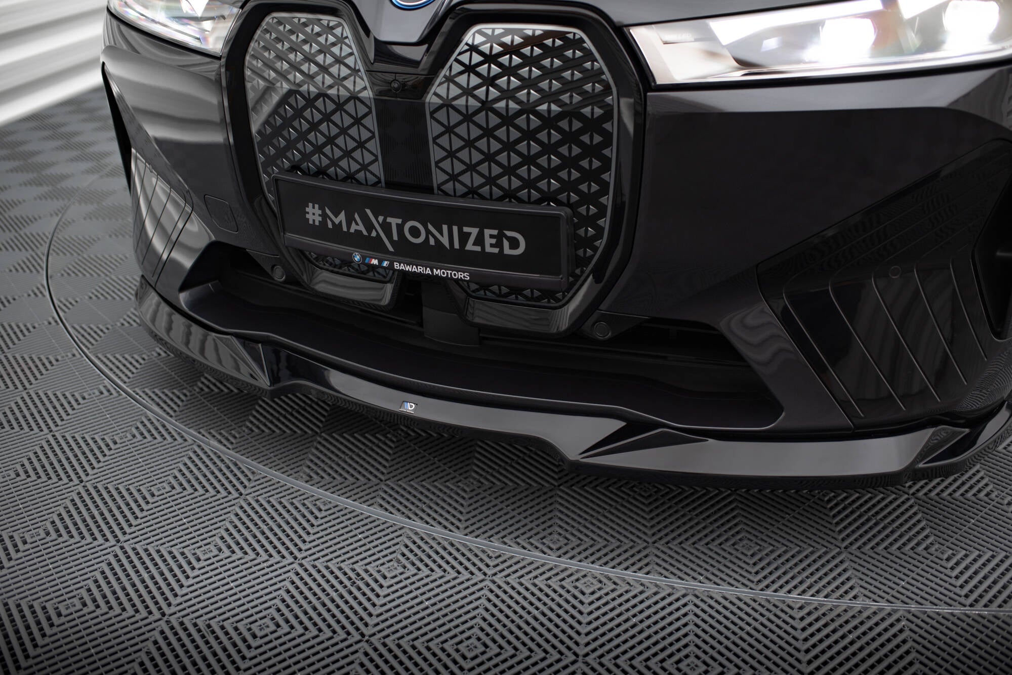 Maxton Design - Frontlippe V.2 für BMW iX M - Paket i20 - Aerowerk.