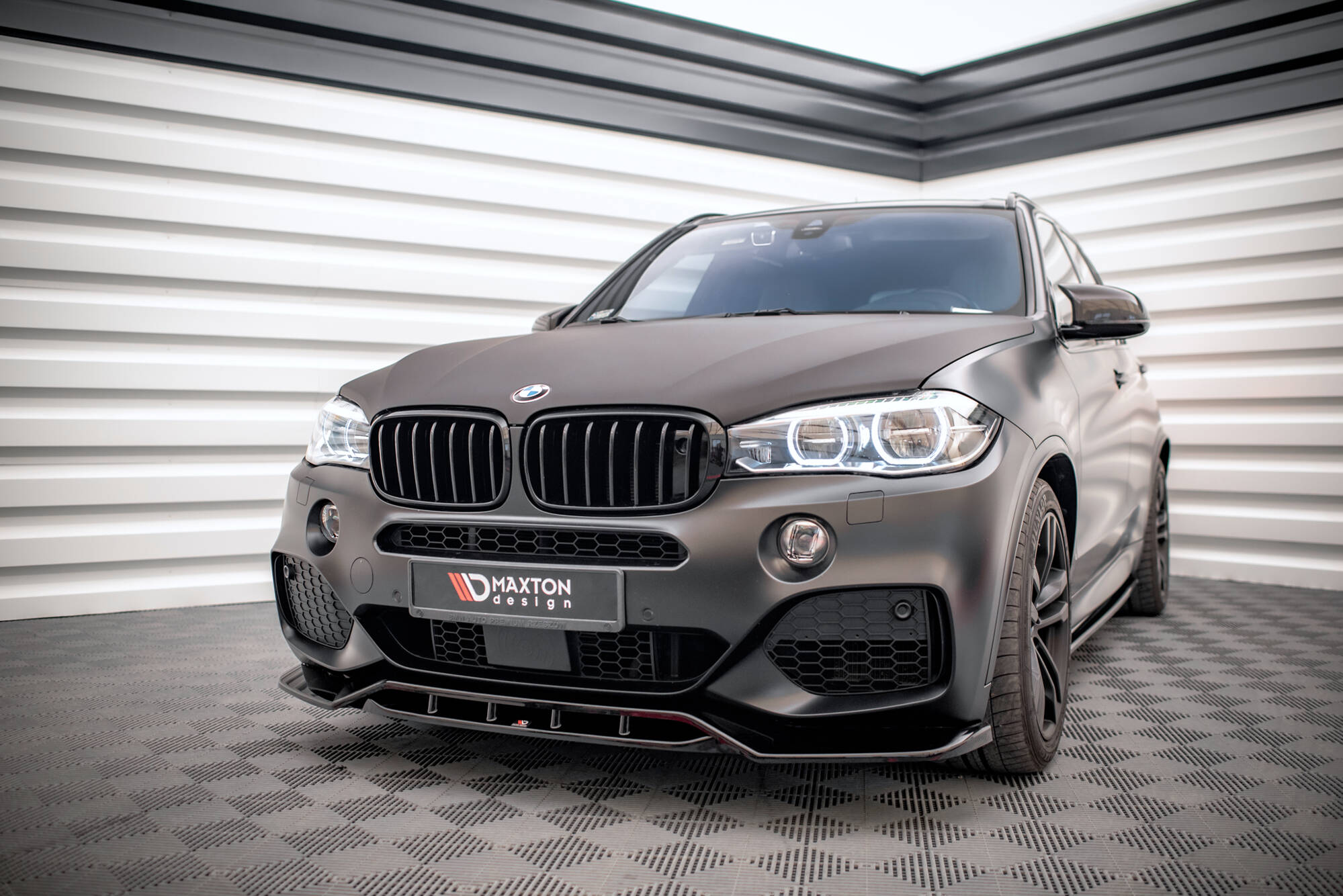 Maxton Design - Frontlippe V.2 für BMW X5 M - Paket F15 - Aerowerk.