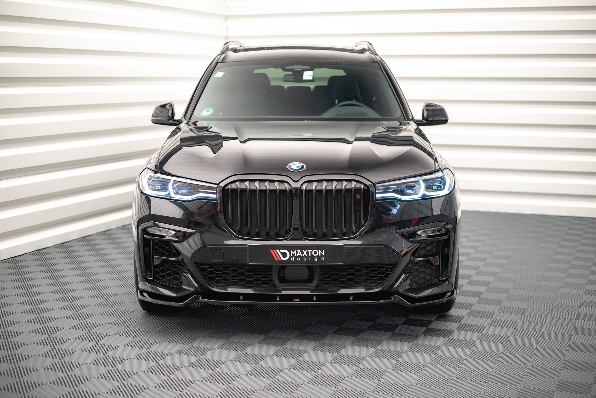 Maxton Design - Frontlippe V2 für BMW X7 M - Paket G07 - Aerowerk.