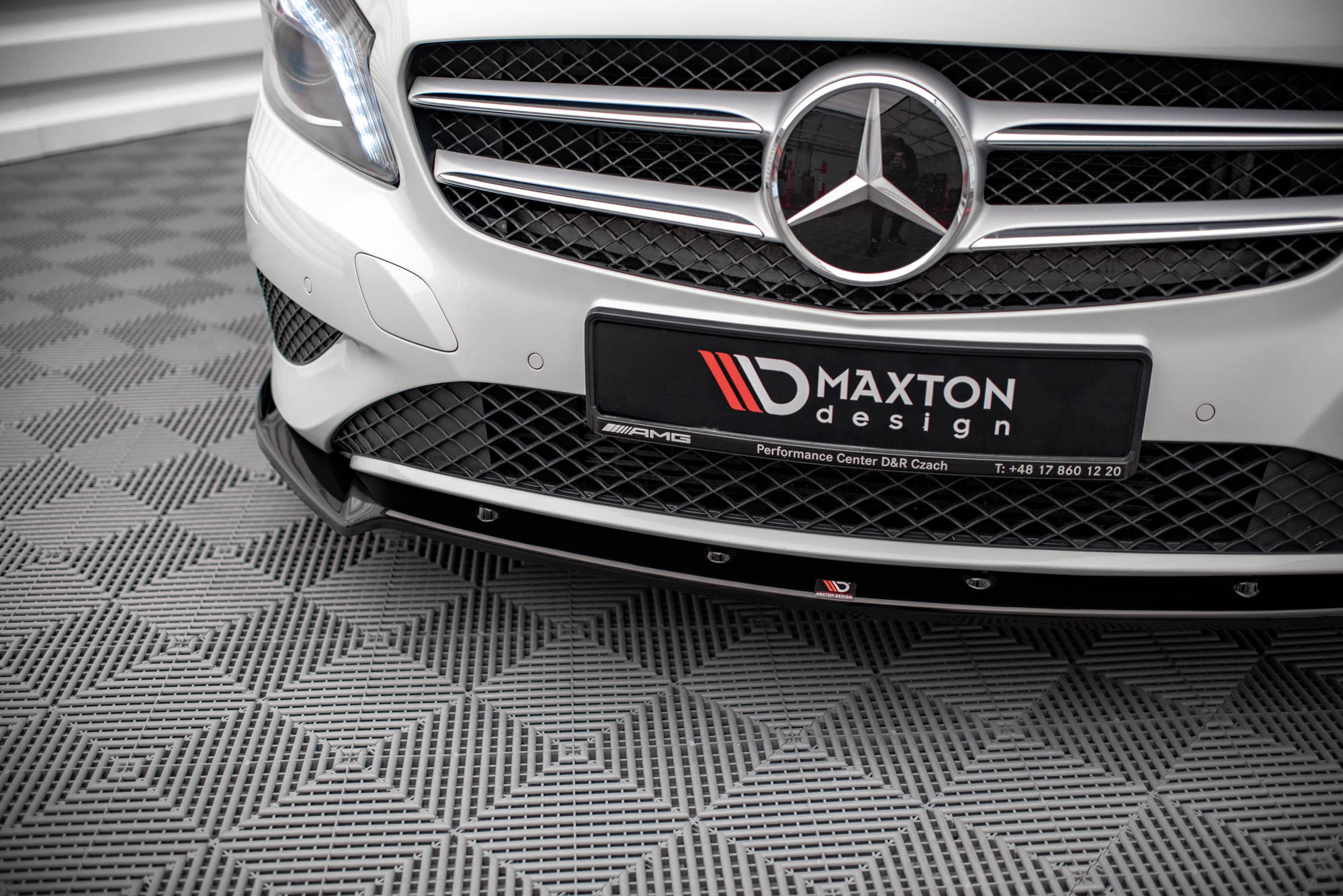 Maxton Design - Frontlippe V2 für Mercedes - Benz A W176 - Aerowerk.