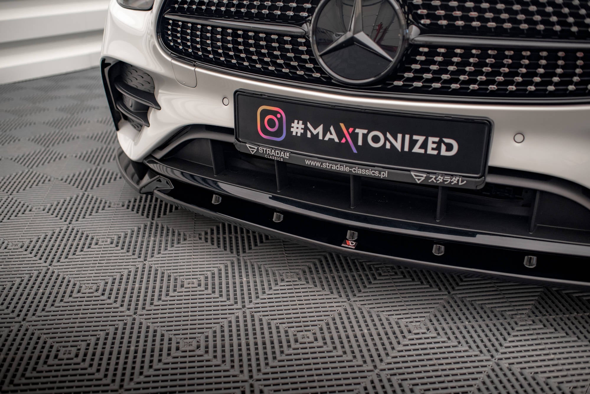Maxton Design - Frontlippe V2 für Mercedes - Benz E AMG - Line W213 Facelift - Aerowerk.