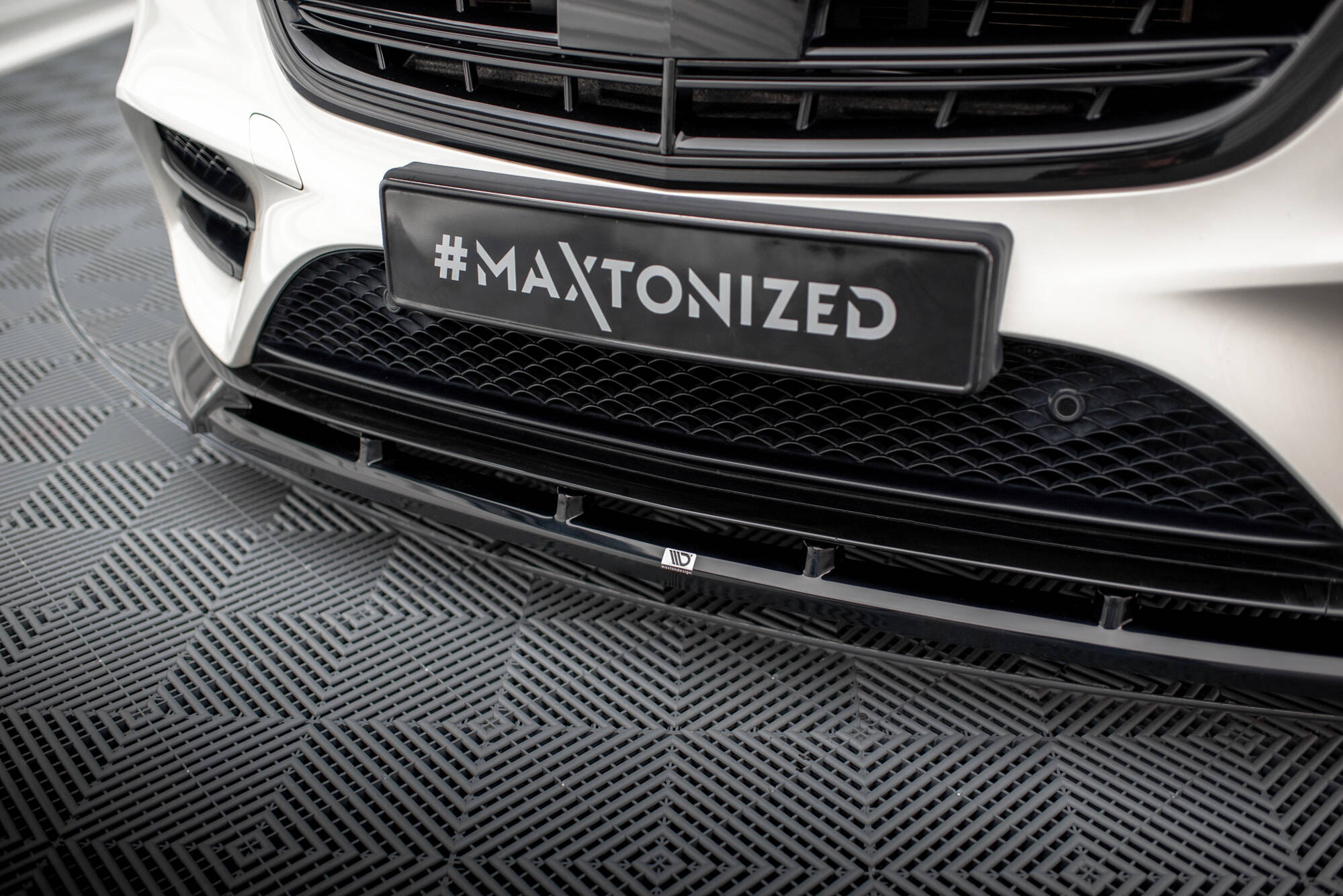 Maxton Design - Frontlippe V2 für Mercedes - Benz S AMG - Line W222 Facelift - Aerowerk.