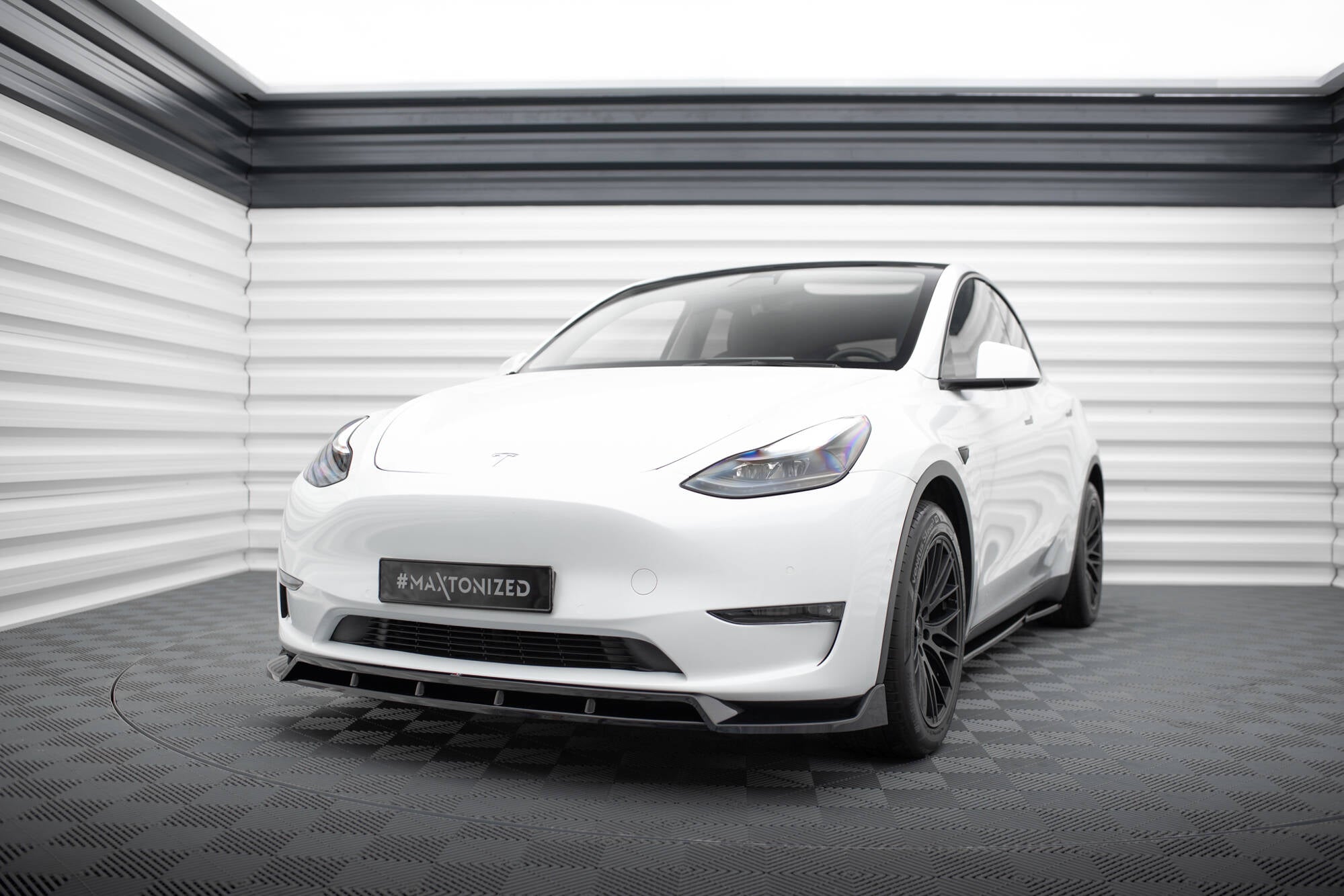 Maxton Design - Frontlippe V2 für Tesla Model Y - Aerowerk.