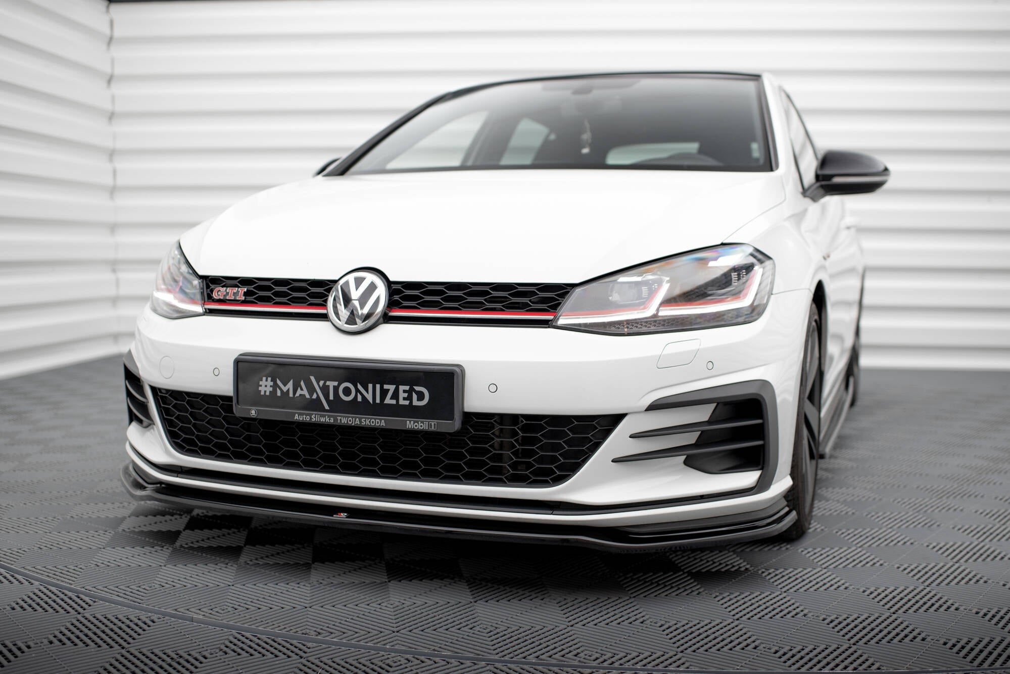 Maxton Design - Frontlippe V2 für VW GOLF 7 GTI FACELIFT - Aerowerk.