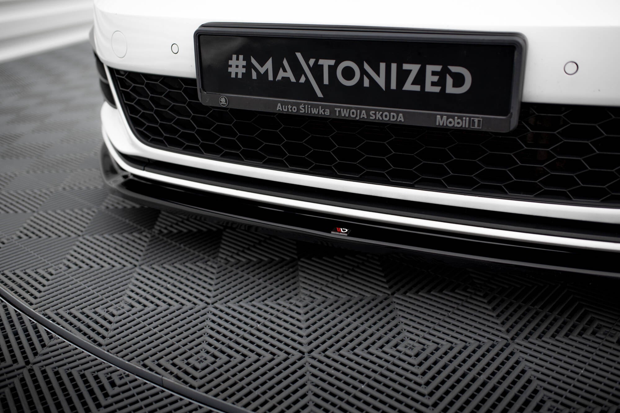 Maxton Design - Frontlippe V2 für VW GOLF 7 GTI FACELIFT - Aerowerk.