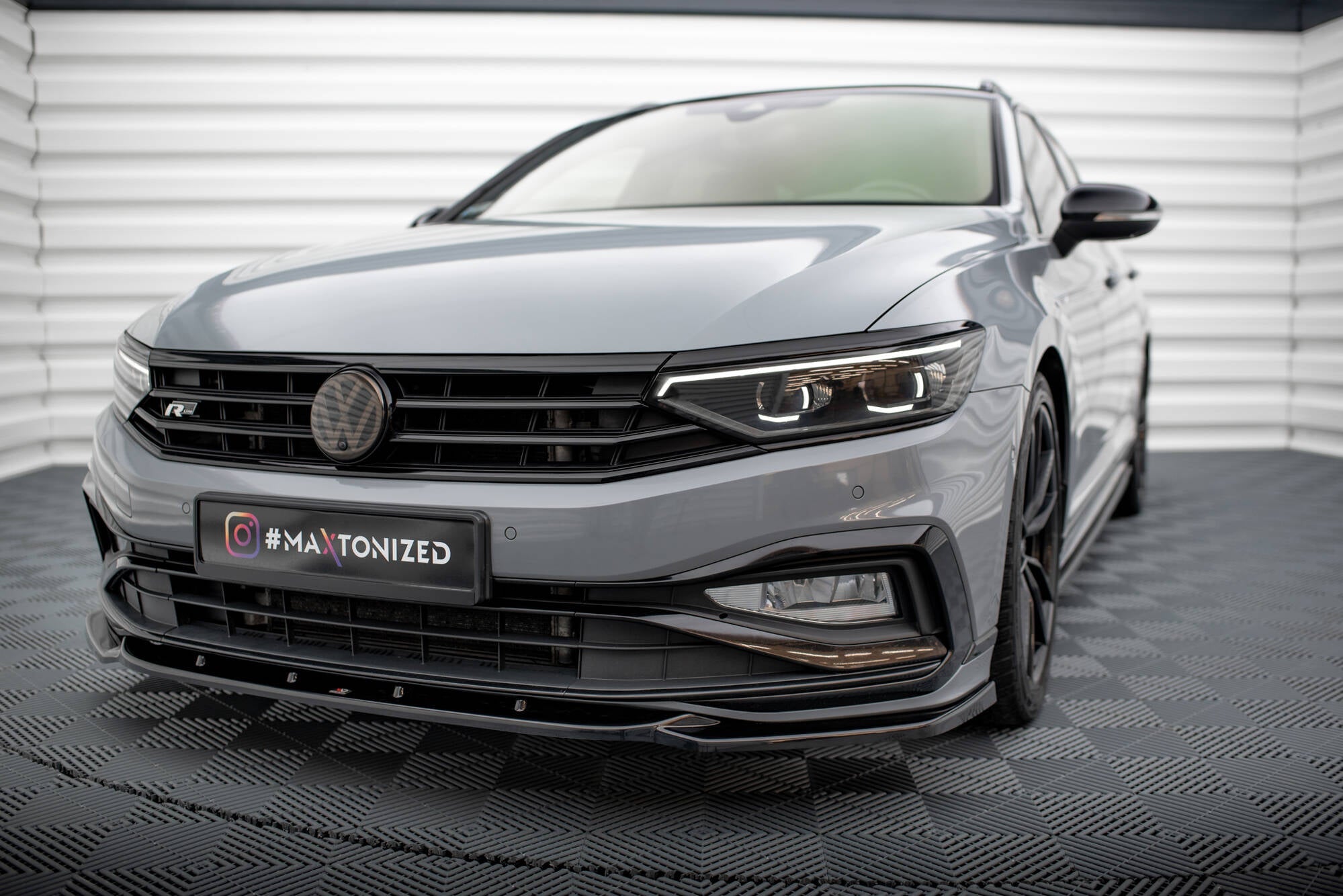 Maxton Design - Frontlippe V2 für VW Passat R - Line B8 Facelift - Aerowerk.
