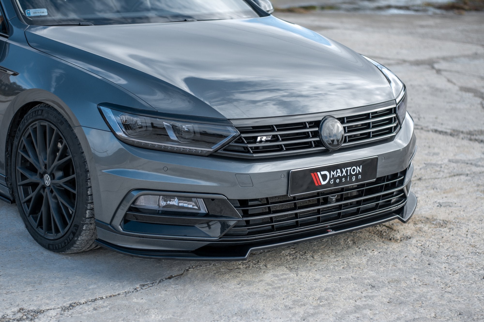 Maxton Design - Frontlippe V2 für VW Passat R - Line B8 - Aerowerk.