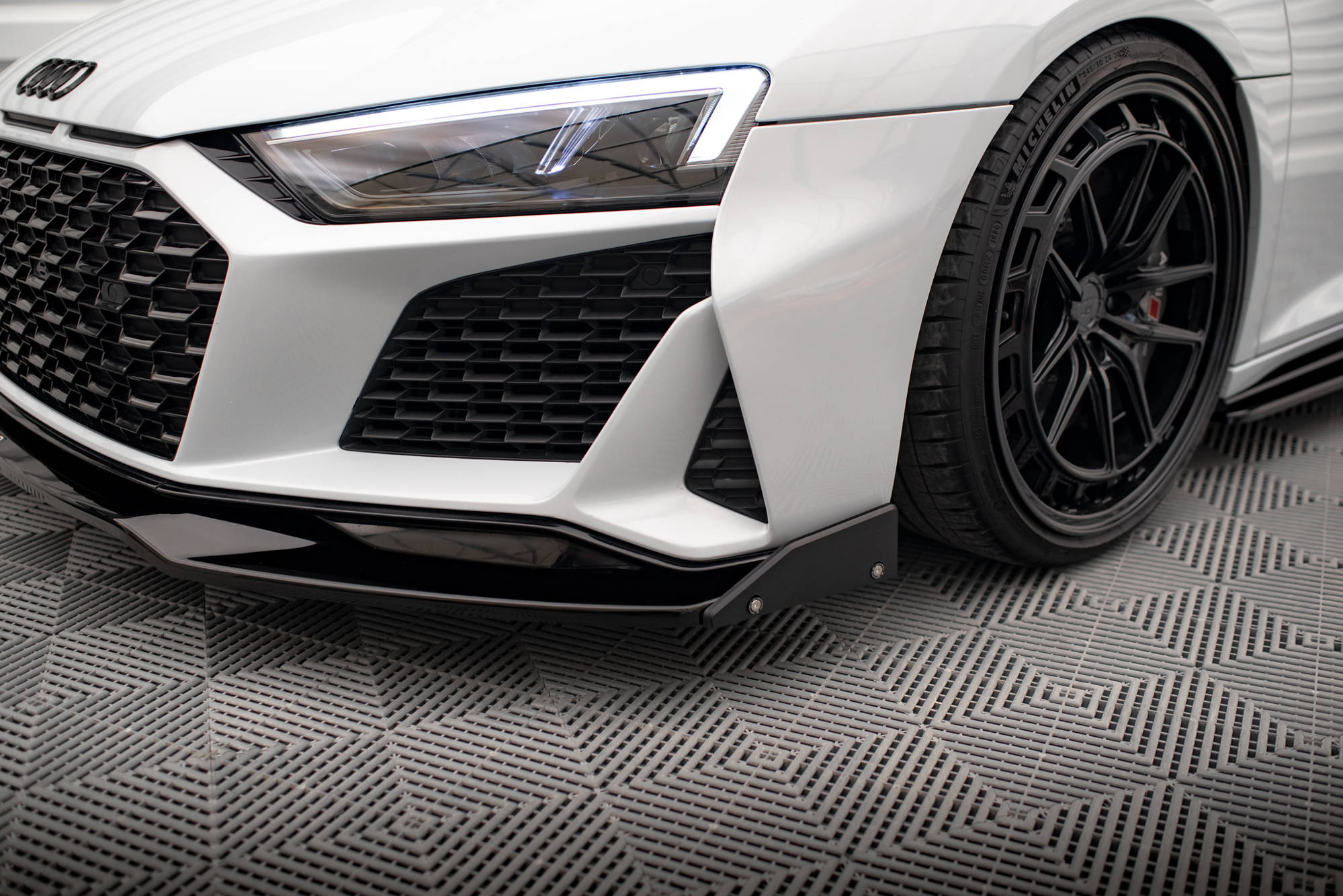 Maxton Design - Frontlippe V3 + Flaps für Audi R8 Mk2 Facelift - Aerowerk.