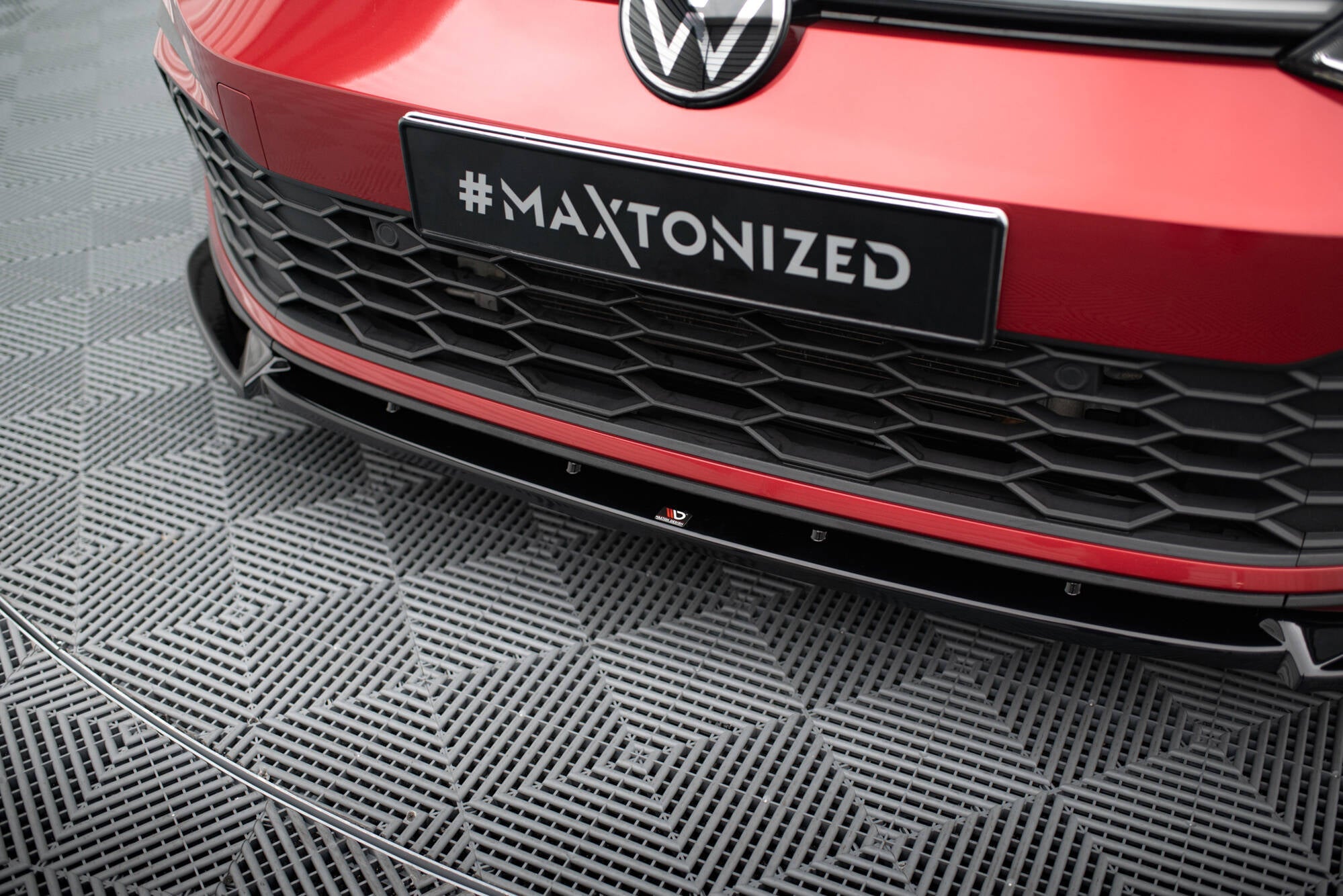 Maxton Design - Frontlippe V3 + Flaps für VW Golf GTI / GTE / GTD / R - Line Mk8 - Aerowerk.