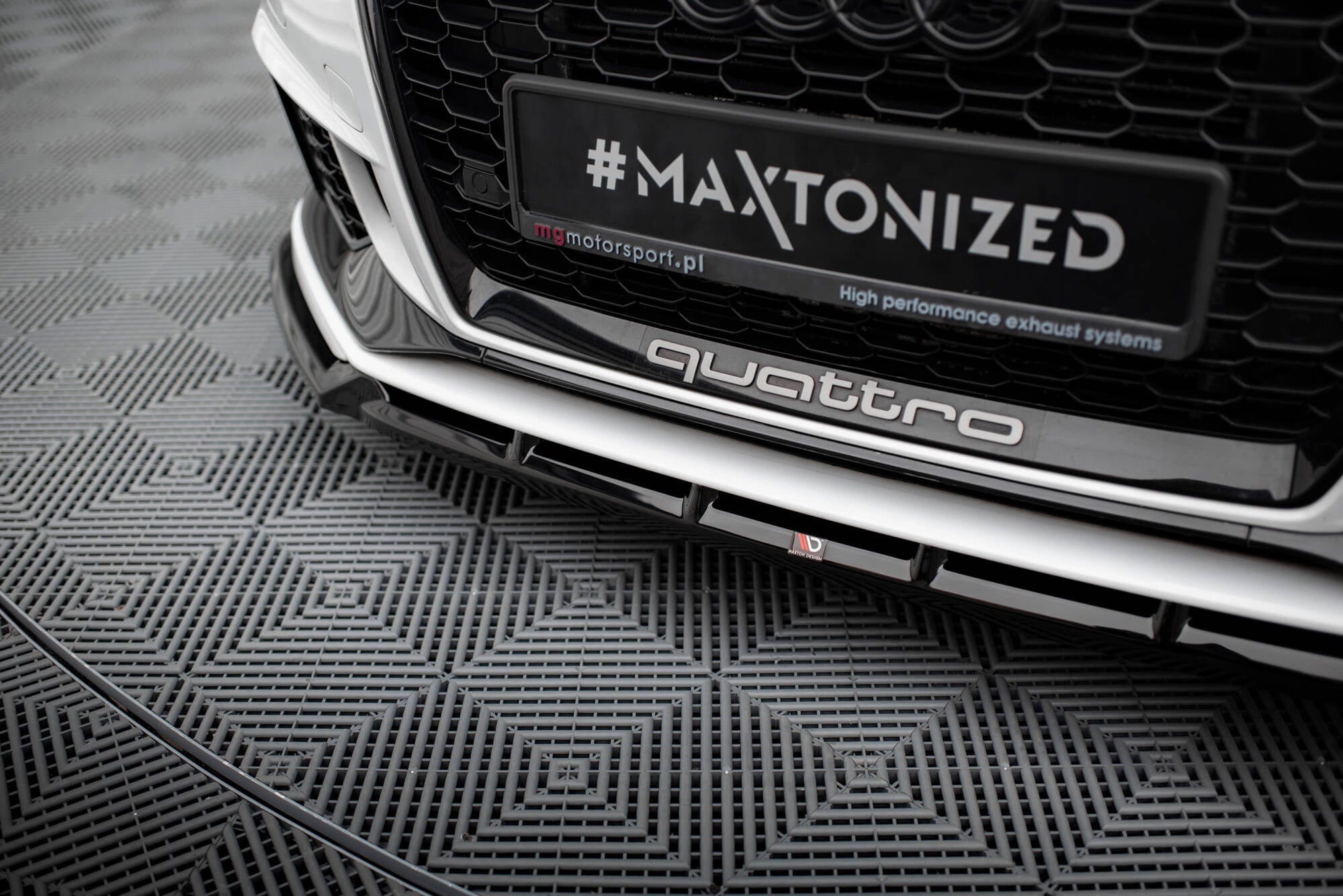 Maxton Design - Frontlippe V3 für Audi RS3 Limousine 8V Facelift - Aerowerk.