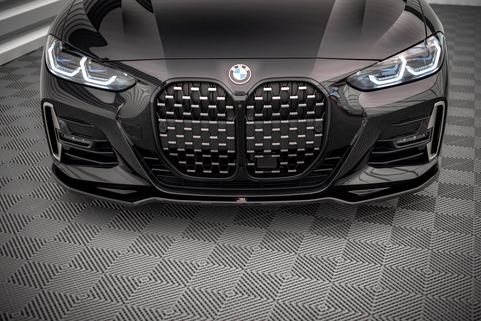 Maxton Design - Frontlippe V3 für BMW 4er M - Paket / M440i G22 / G23 / G22 Facelift / G23 Facelift - Aerowerk.